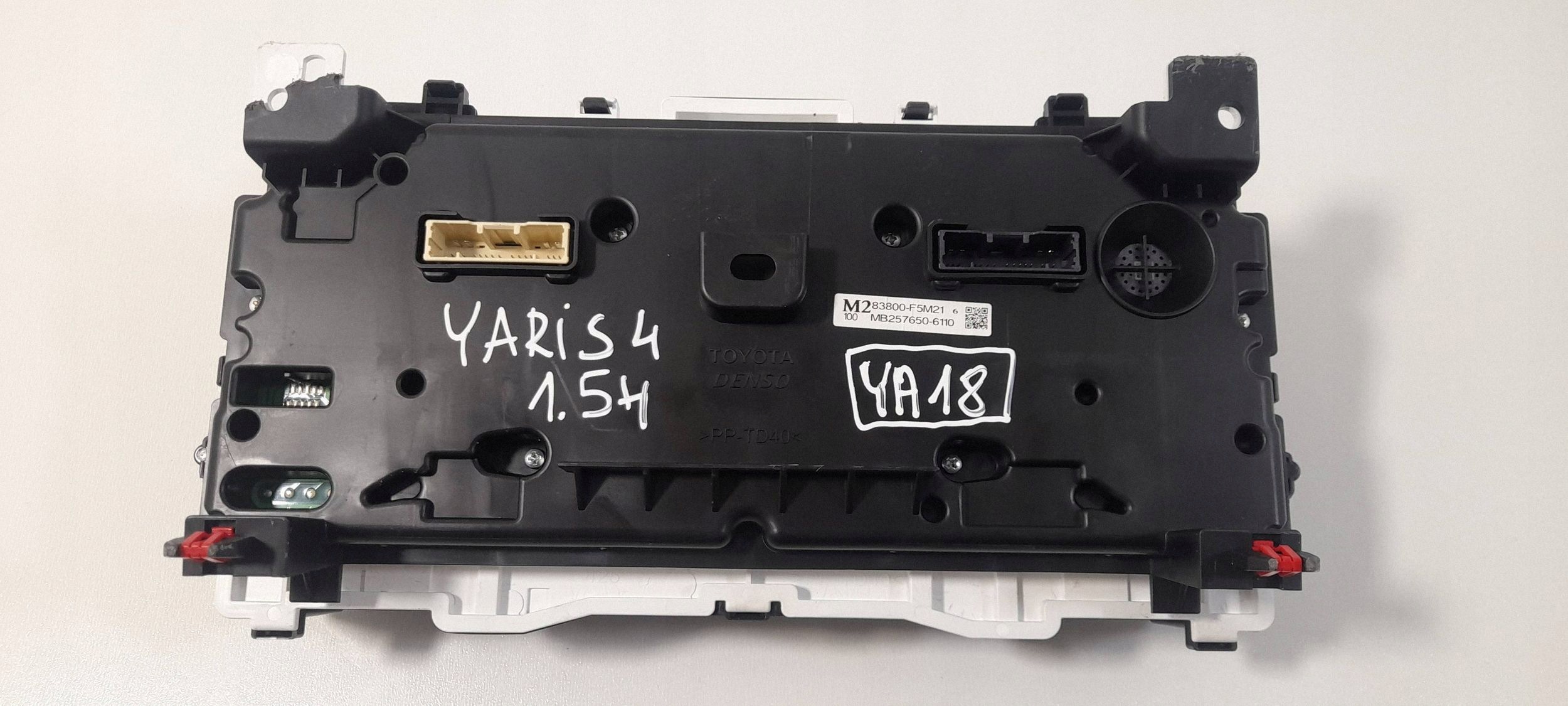 Toyota Yaris IV XP21 dials 83800F5M21 (YA18)