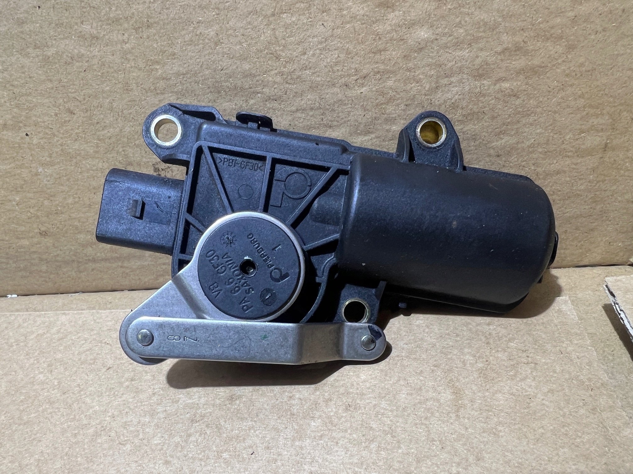 AUDI 4.2 FSI V8 regulator of intake 079129086A