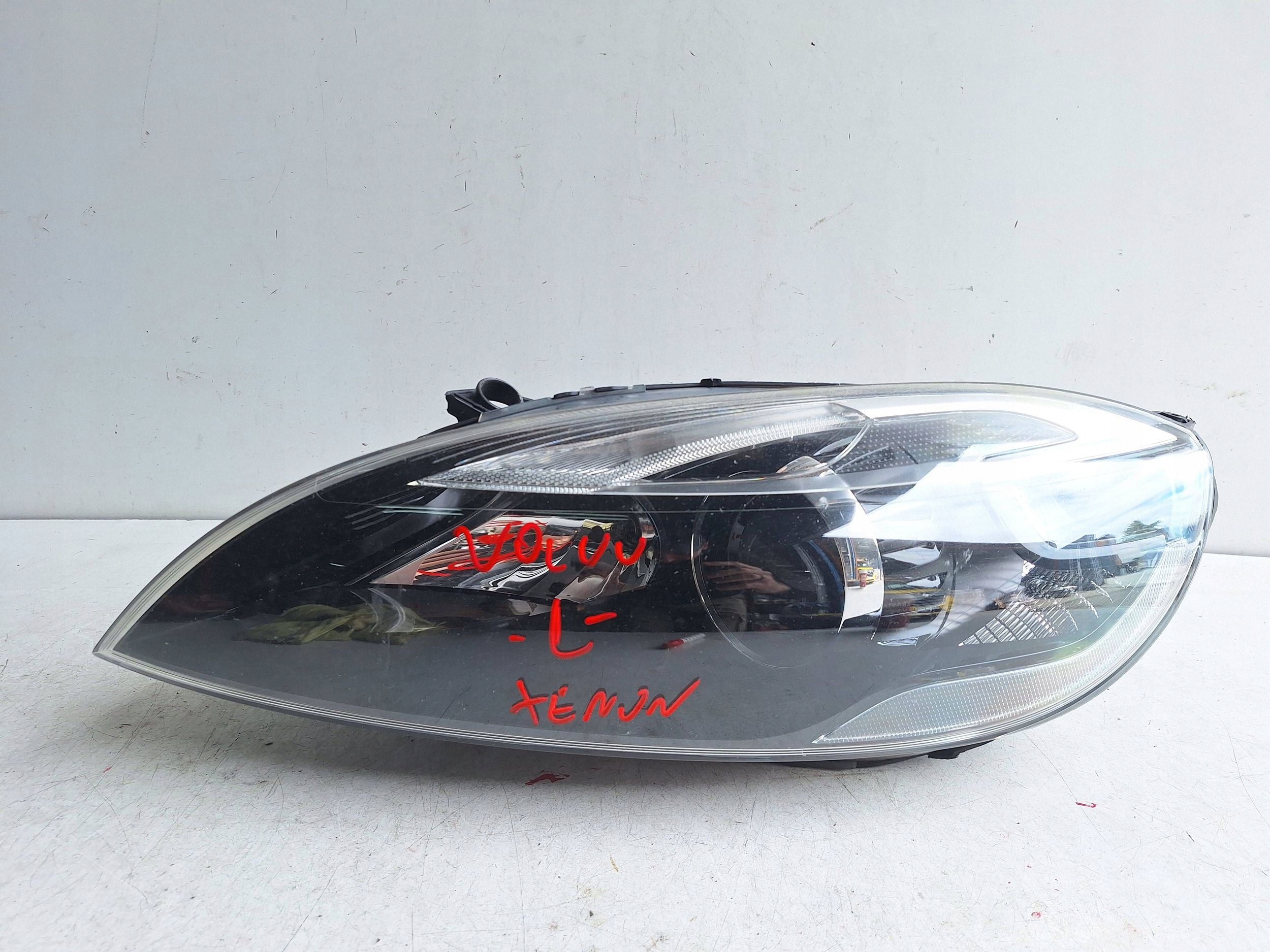 VOLVO V40 II 12-18 light left XENON UK-ANGLIK 31420009