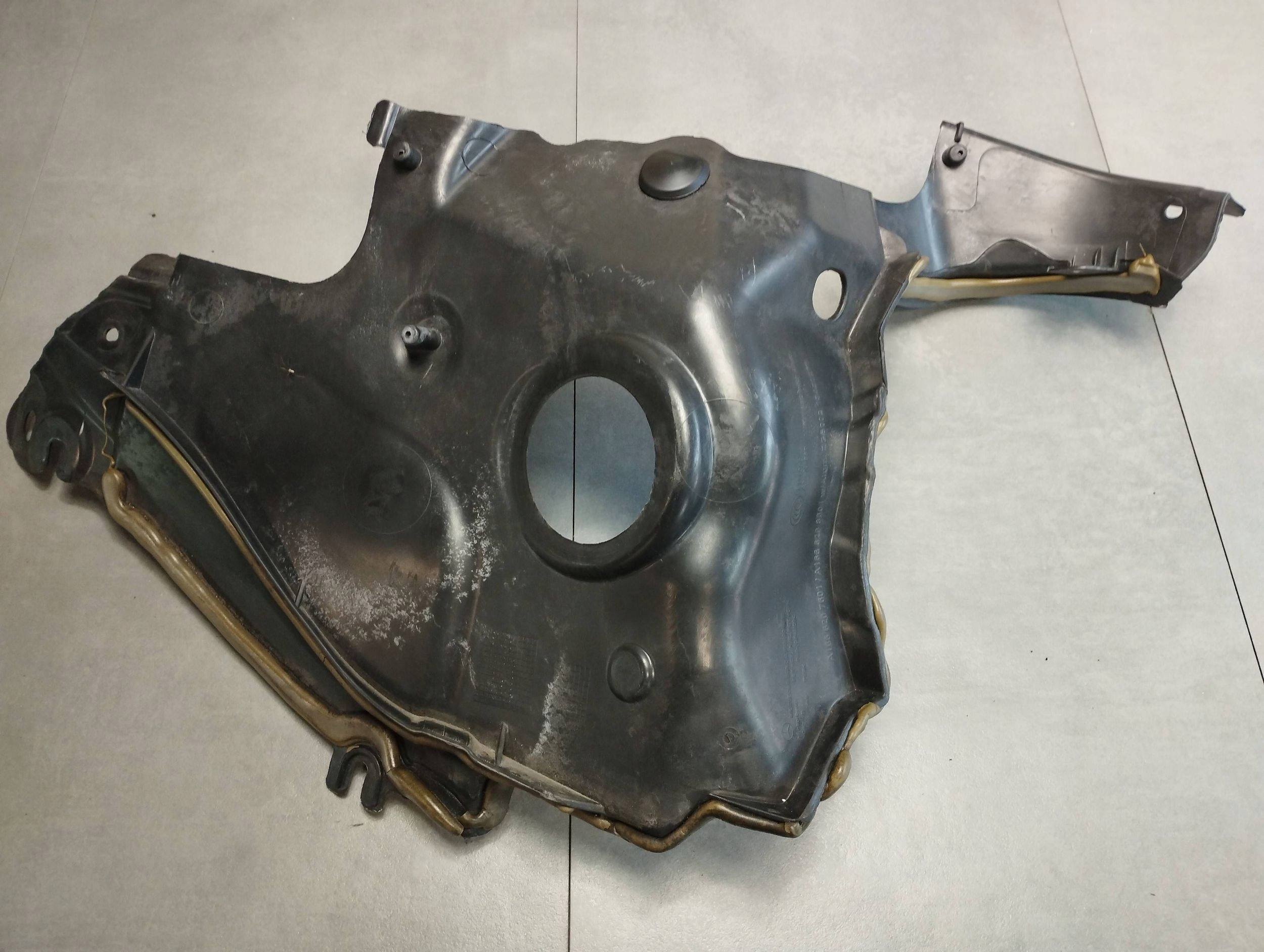 Mercedes-Benz GLE W166 Blende Abdeckung A1666208601