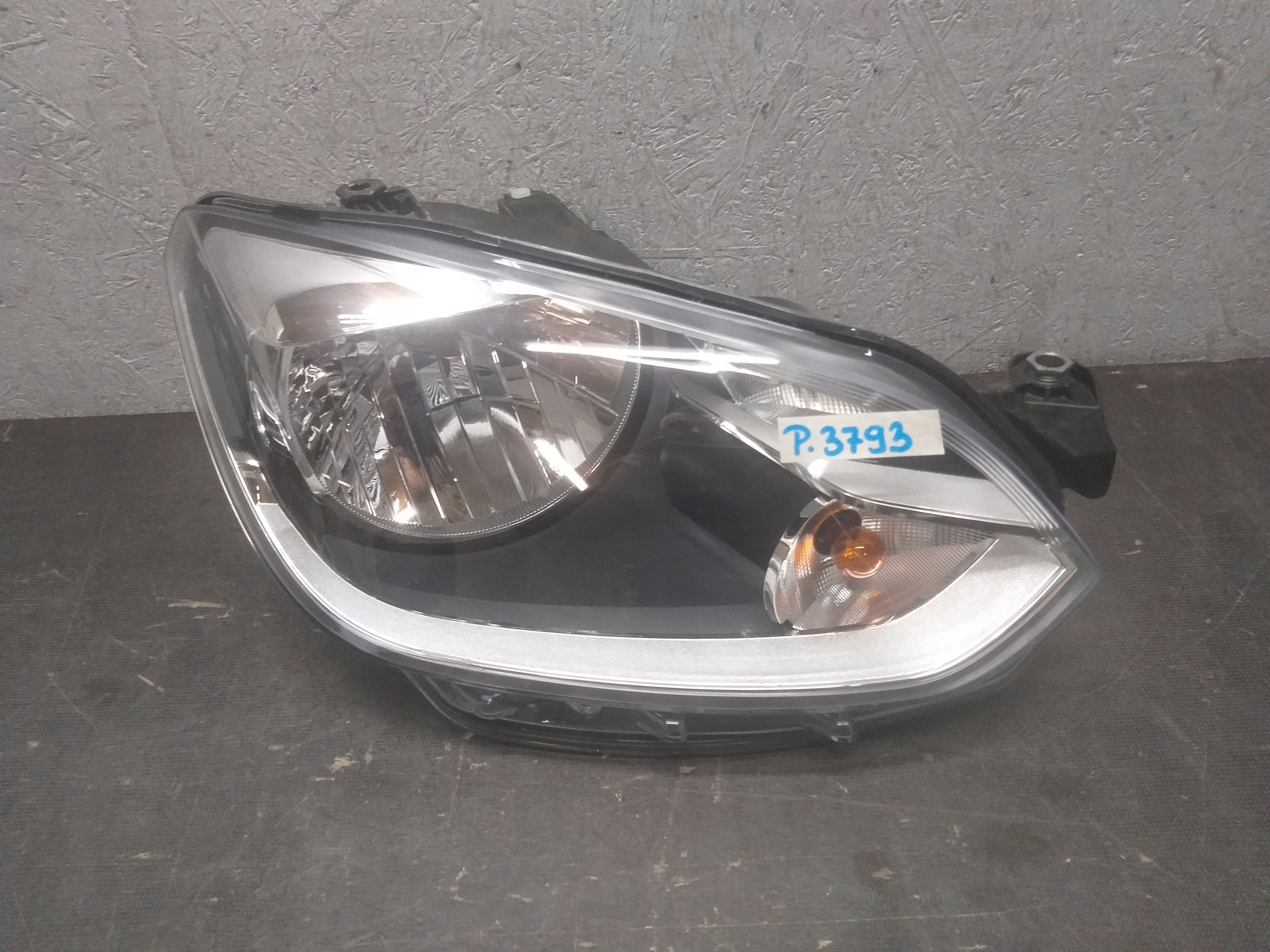 light front right VW UP 1S1941016N