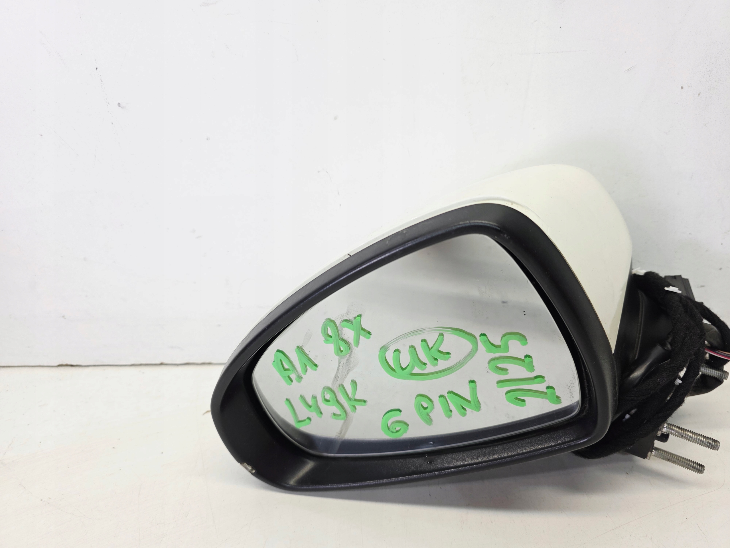 mirror exterior left AUDI A1 8X 8X3 6 PIN LY9K 2/25 UK