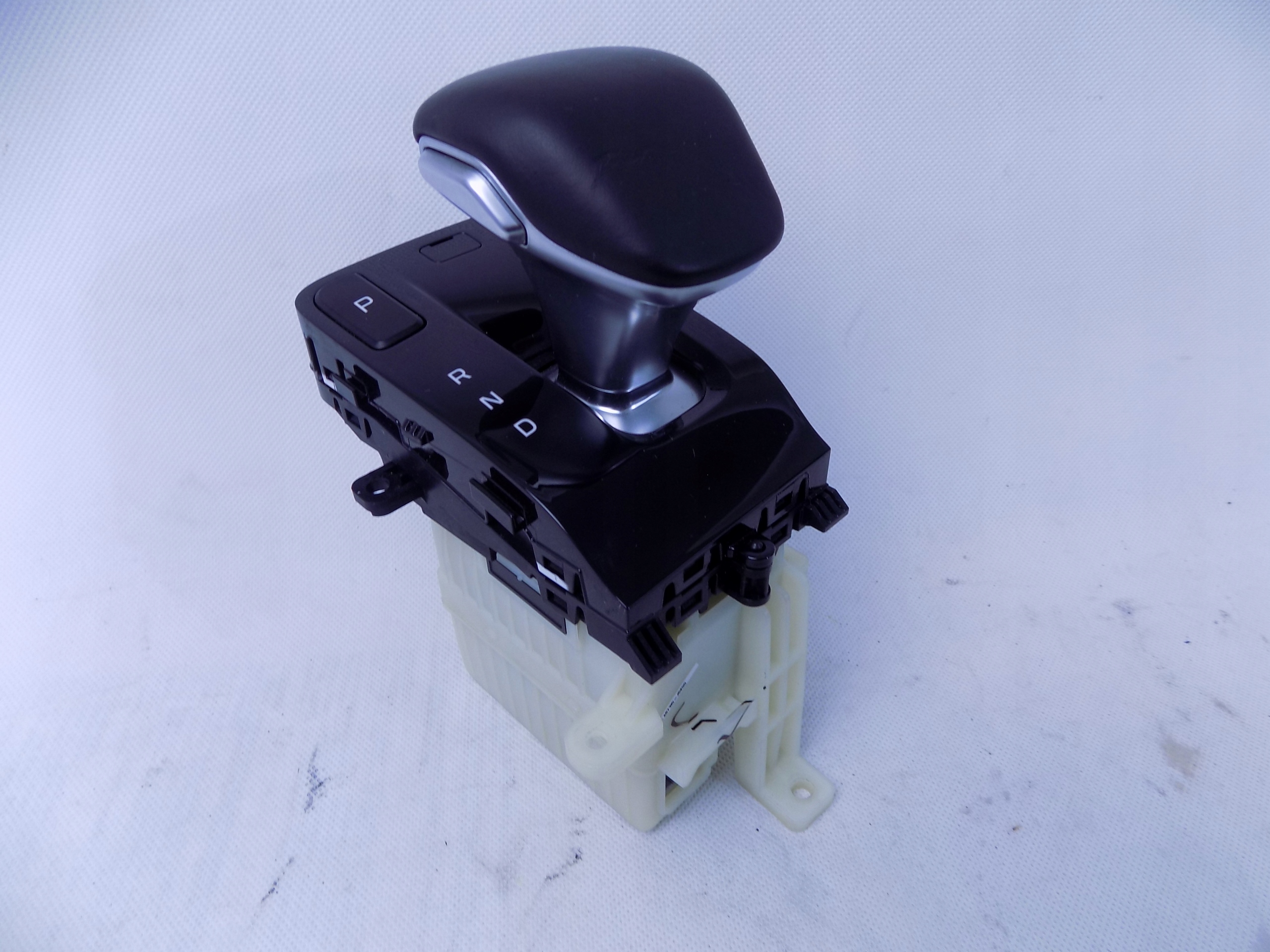 467W0-J5200 - KIA STINGER GT РЫЧАГ ПЕРЕКЛЮЧЕНИЯ ПЕРЕДАЧ