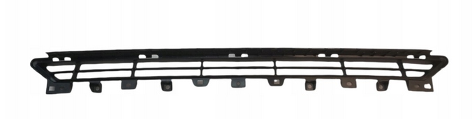 8XA807683 - AUDI A1 8X 2015 - решетка в бампер центральная решетка