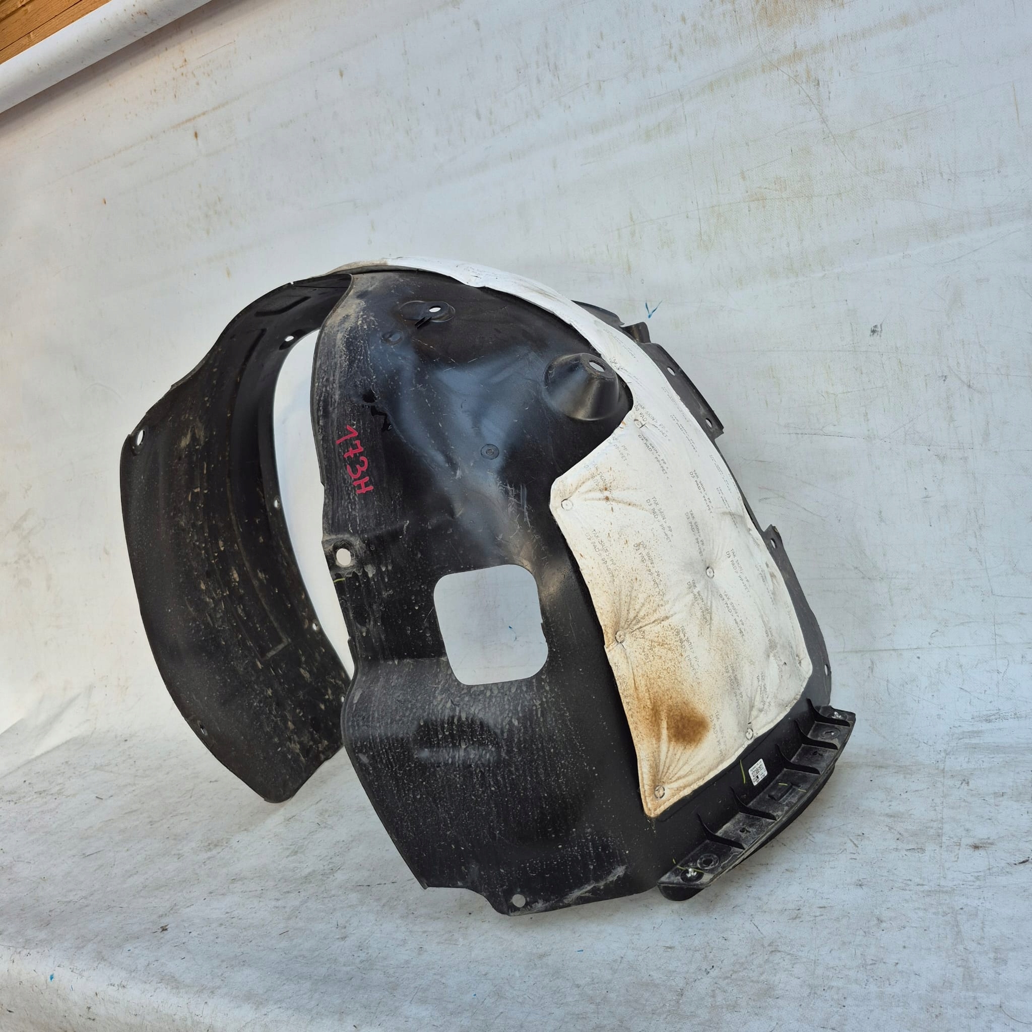 HYUNDAI TUCSON IV 20- mudguard left front front