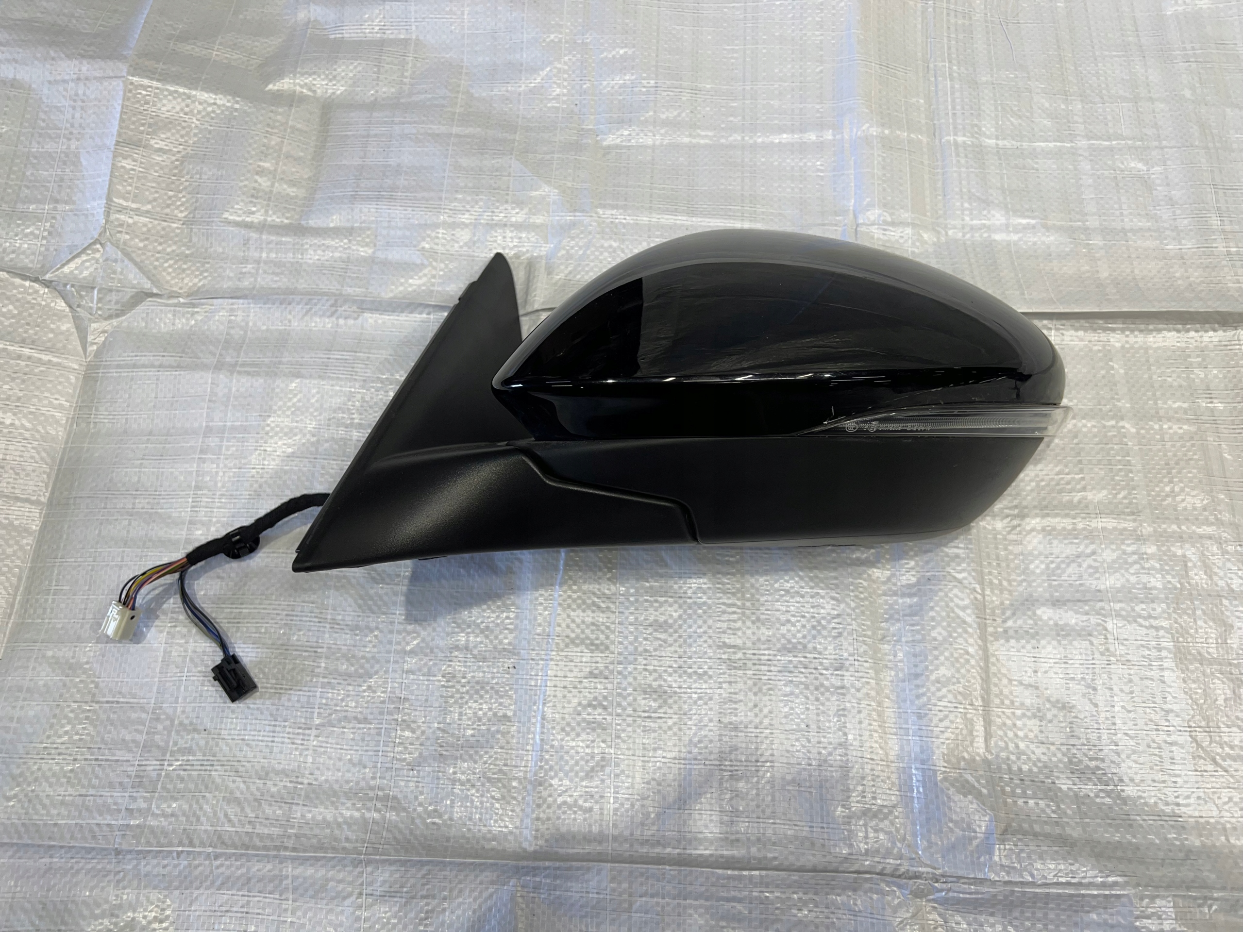 ALFA ROMEO STELVIO LUSTERKO LEWE 16-PIN Typ samochodu 4x4/SUV Samochody osobowe