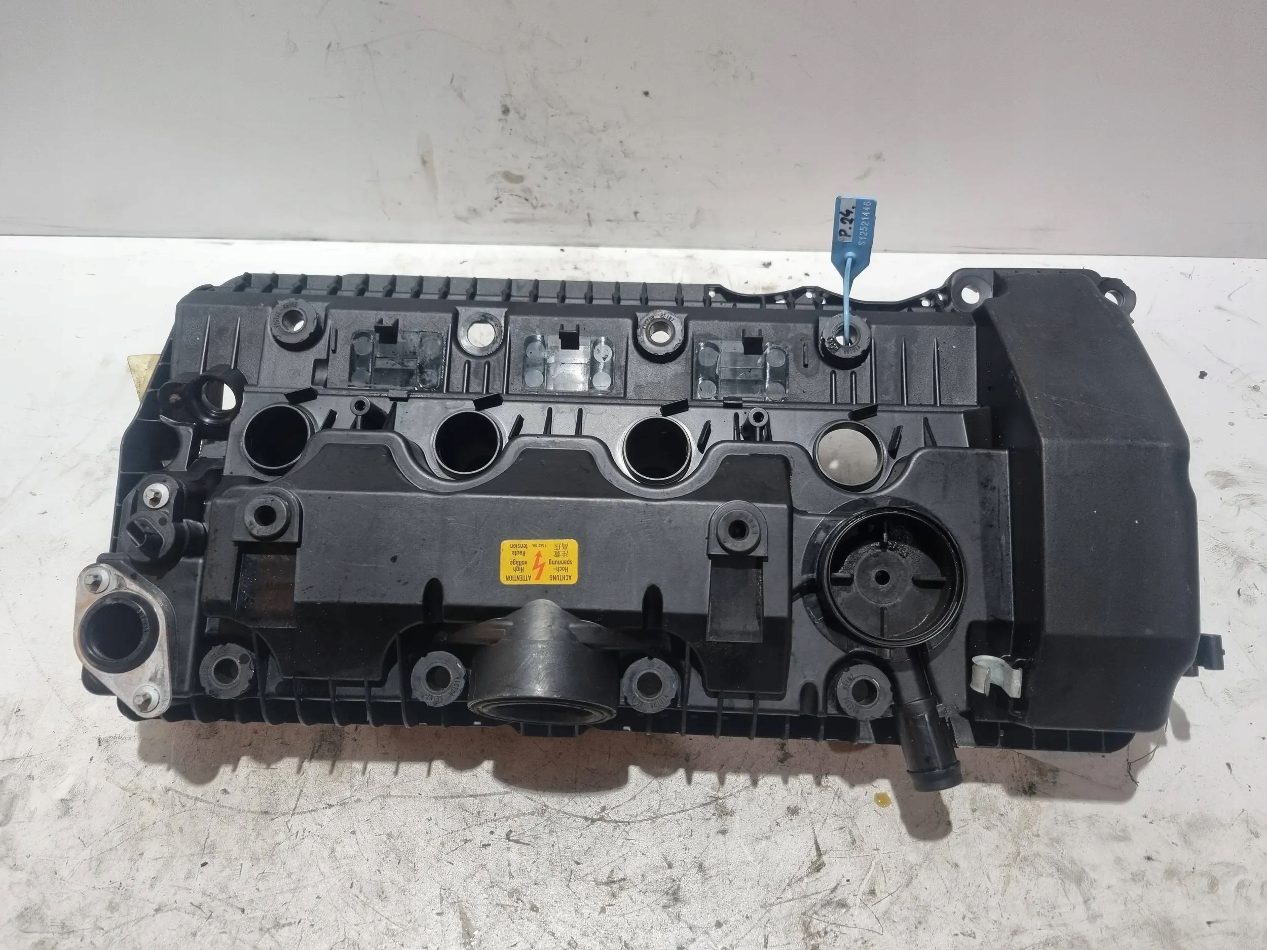 ABDECKUNG DER VENTILE LINKS 7522160 BMW E60 E65 N62 3.5I 4.4I