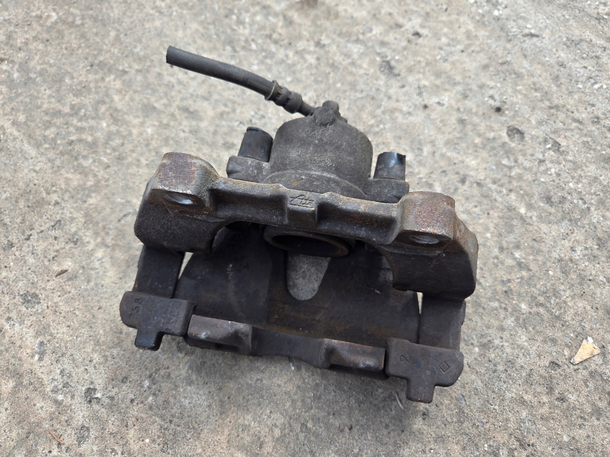 caliper brake left front Opel Meriva B 9823