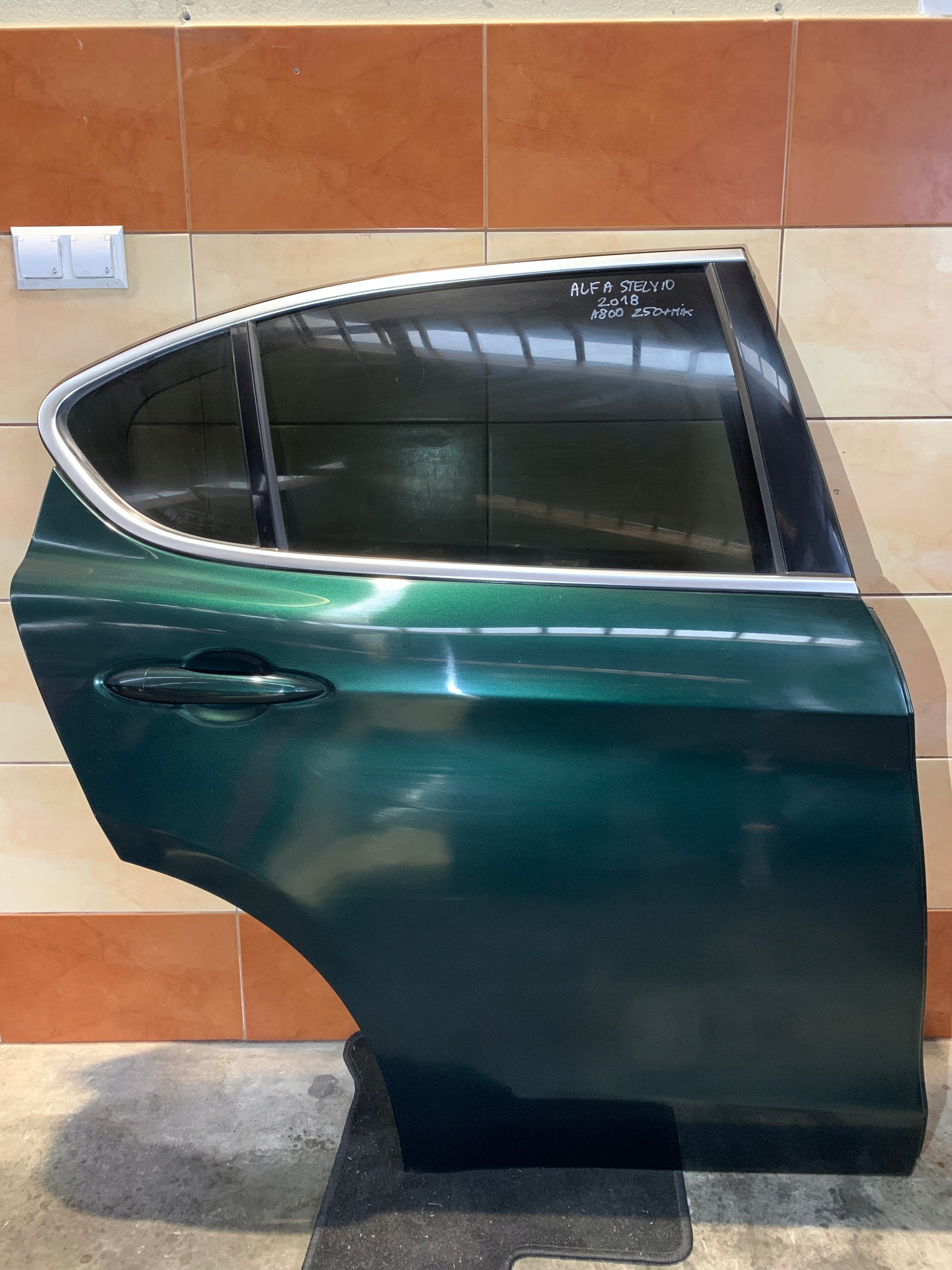 ALFA ROMEO STELVIO DRZWI PRAWY TYŁ KOMPLETNE 800 800A