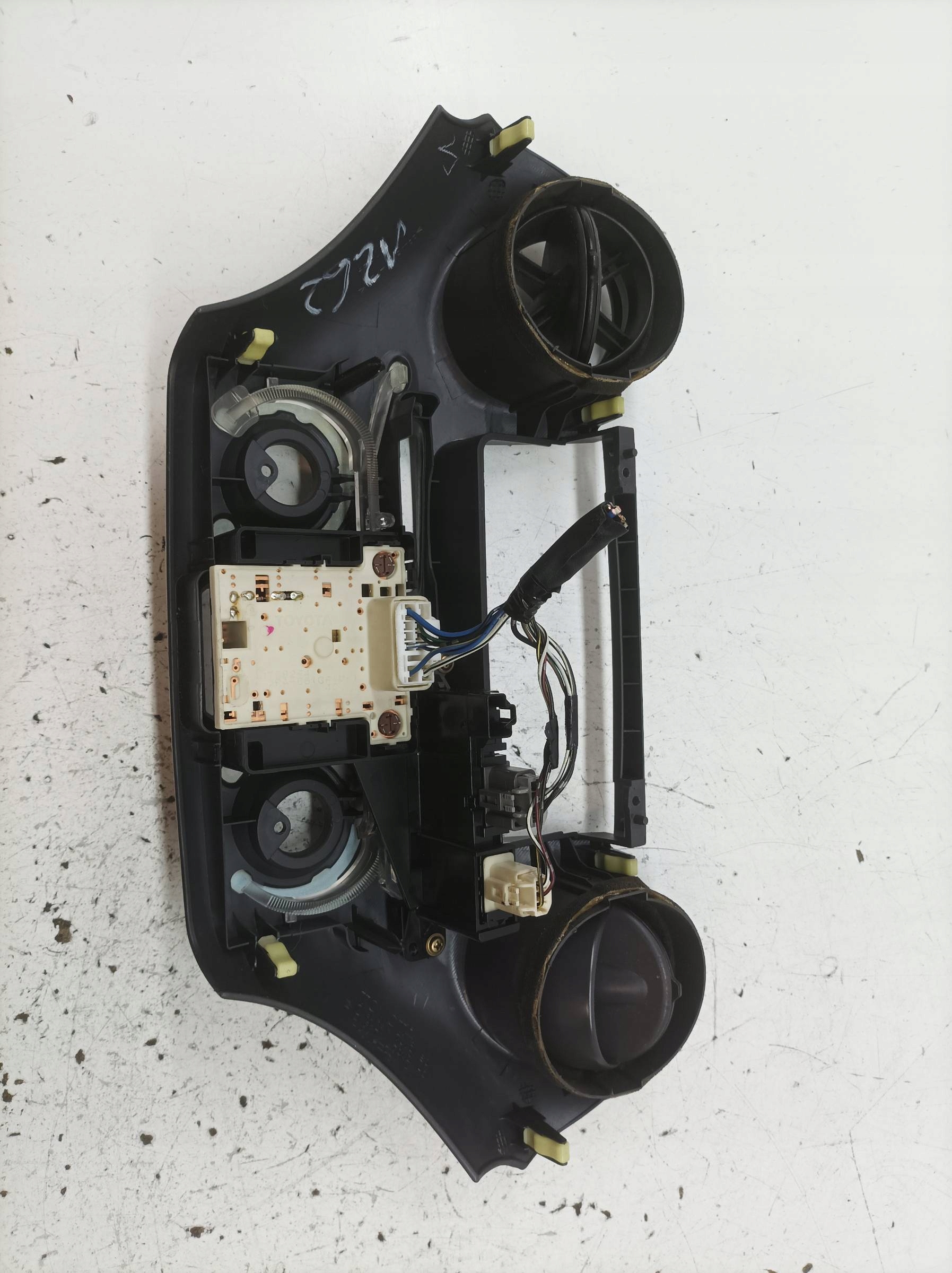 KRATKI air conditioning devices frame Toyota Yaris and (1999-2005)