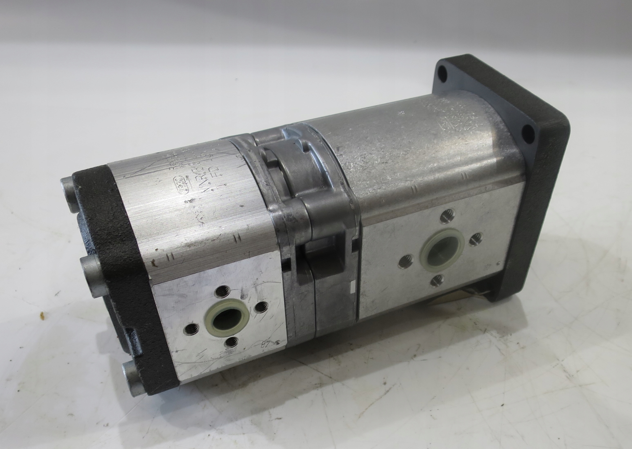 0510765033 BOSCH TANDEM PUMP Producent części inny