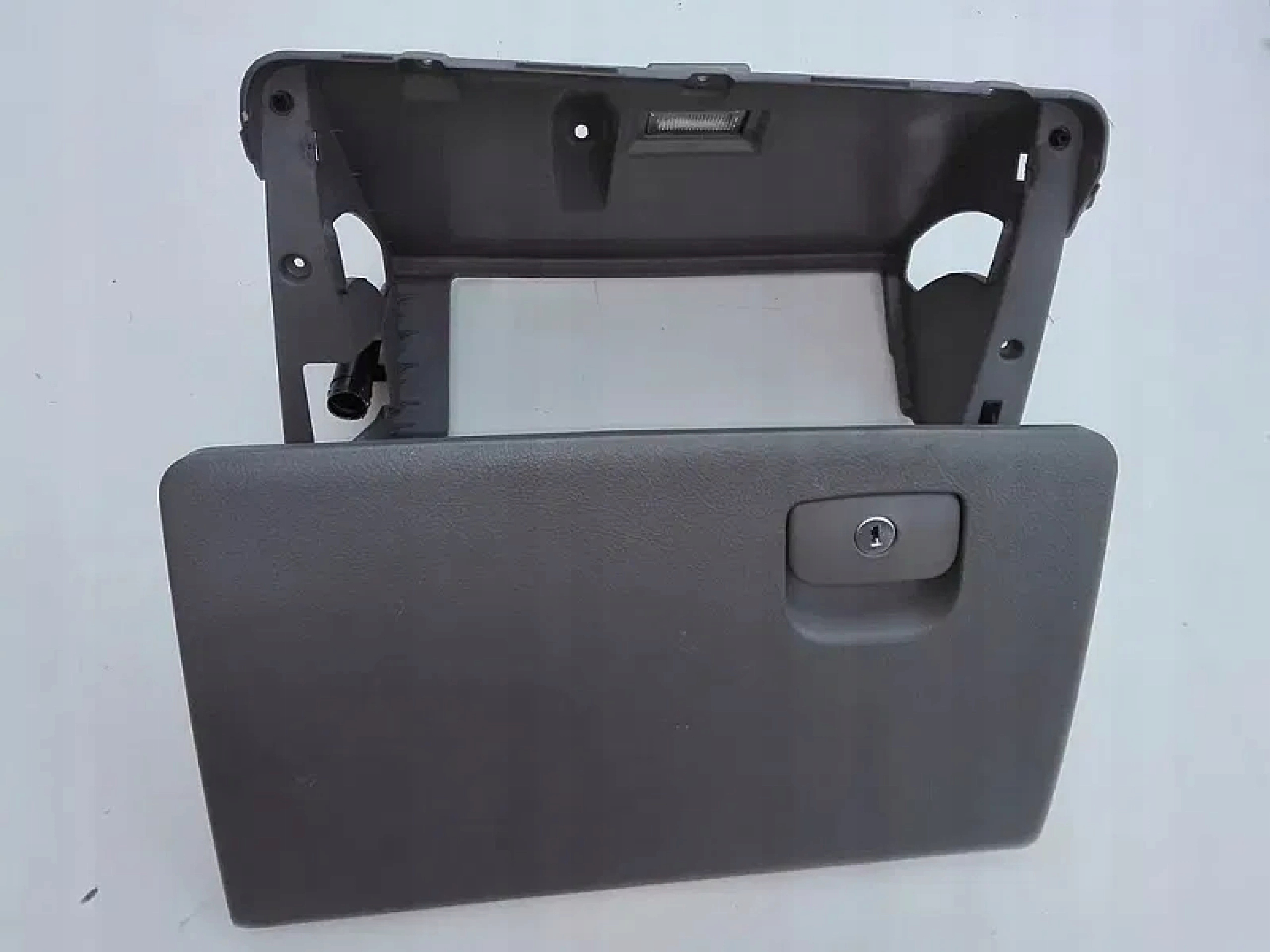 бардачок 2.2 D4eb SANTA FE II