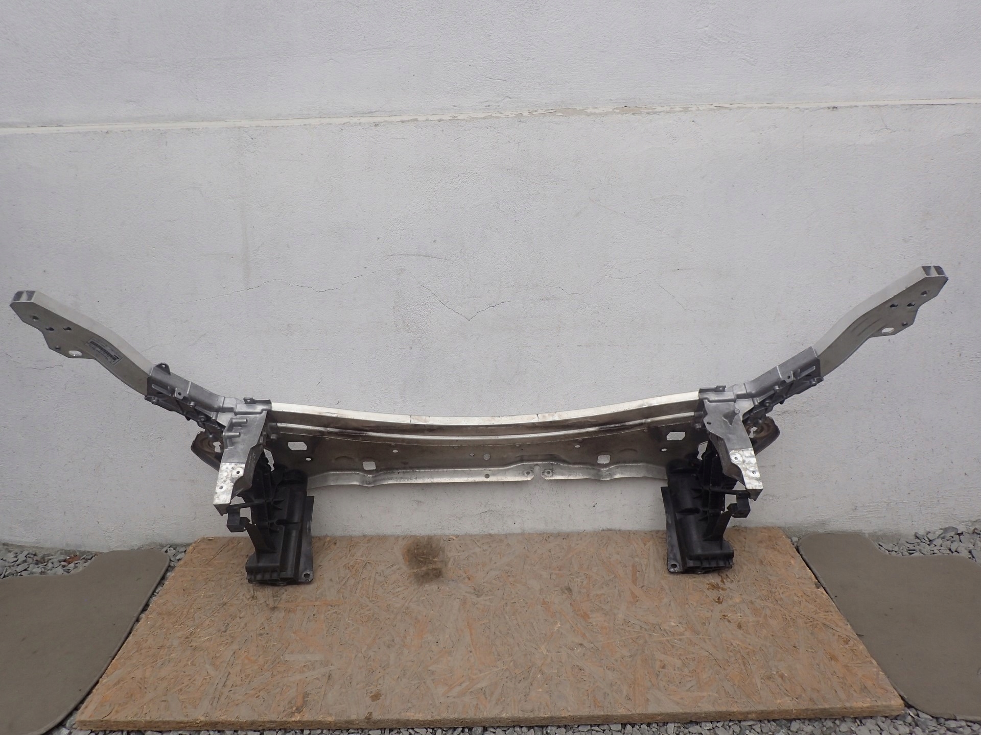 support panel for radiators pillar upper MERCEDES E KLASA 213 2016- A2136206300