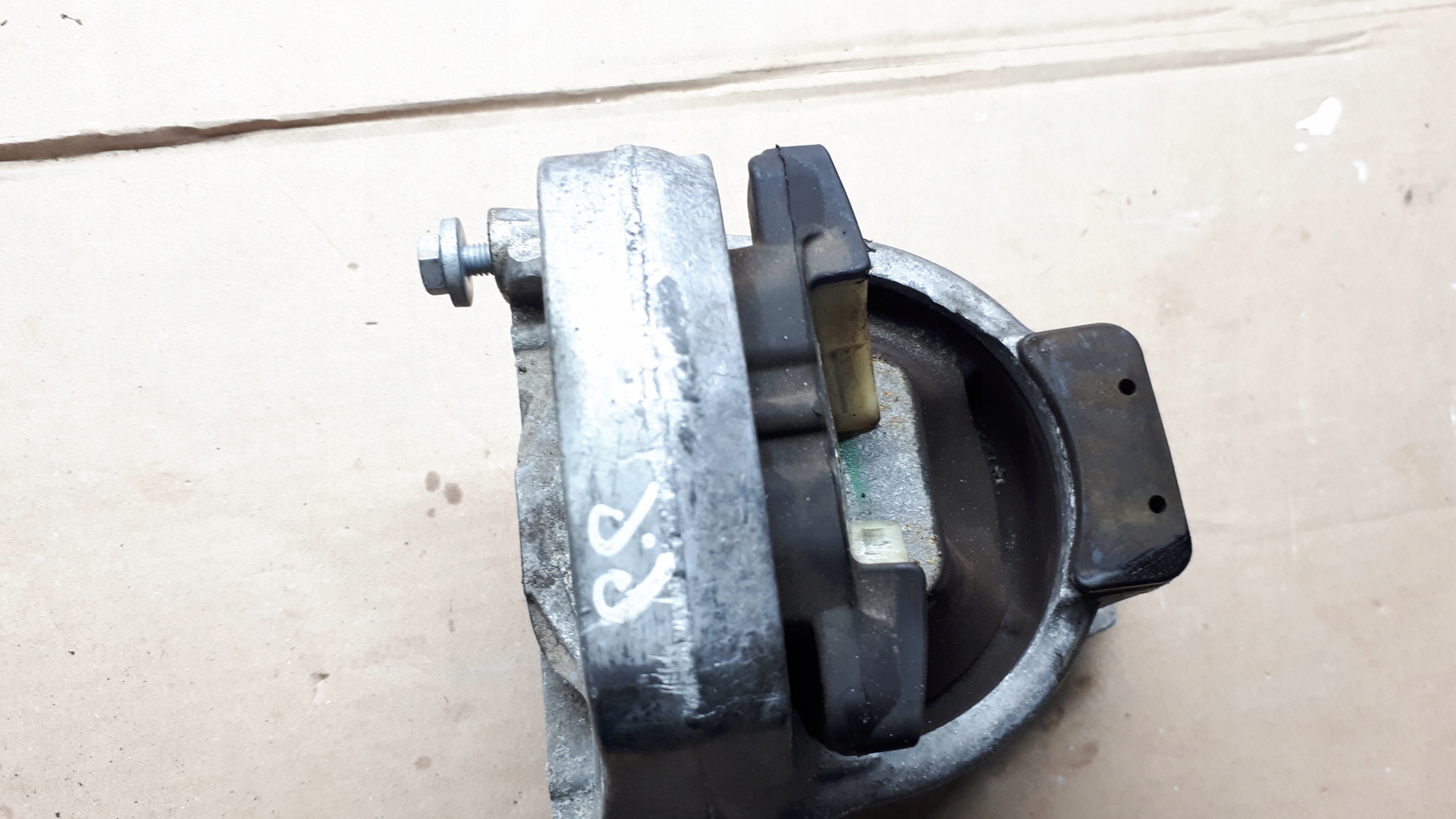 A4 B9 LIFT engine mount 2.0 TFSI A5 8W