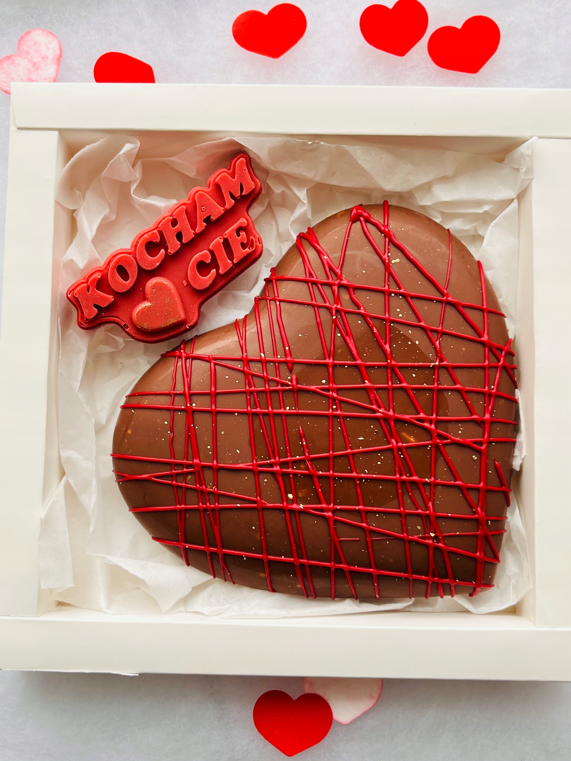 Levně Čokoládové srdce z mléčné čokolády k Valentýnu Dárková sada