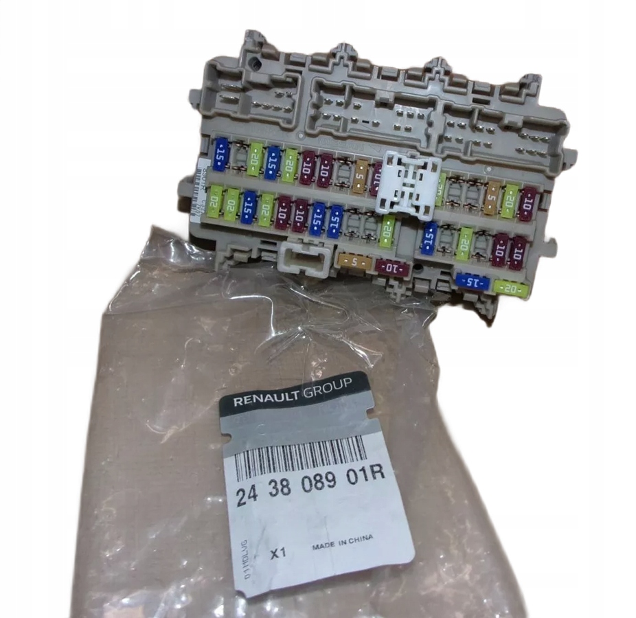 SKRZYNKA BEZPIECZNIKÓW 243808901R RENAULT