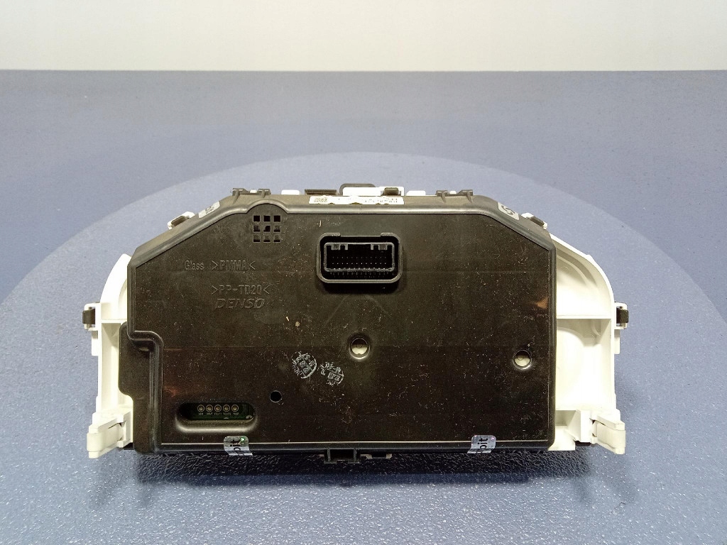 mitsubishi Space Star II 12- 1.0 12V спидометр часы европа 8100B321