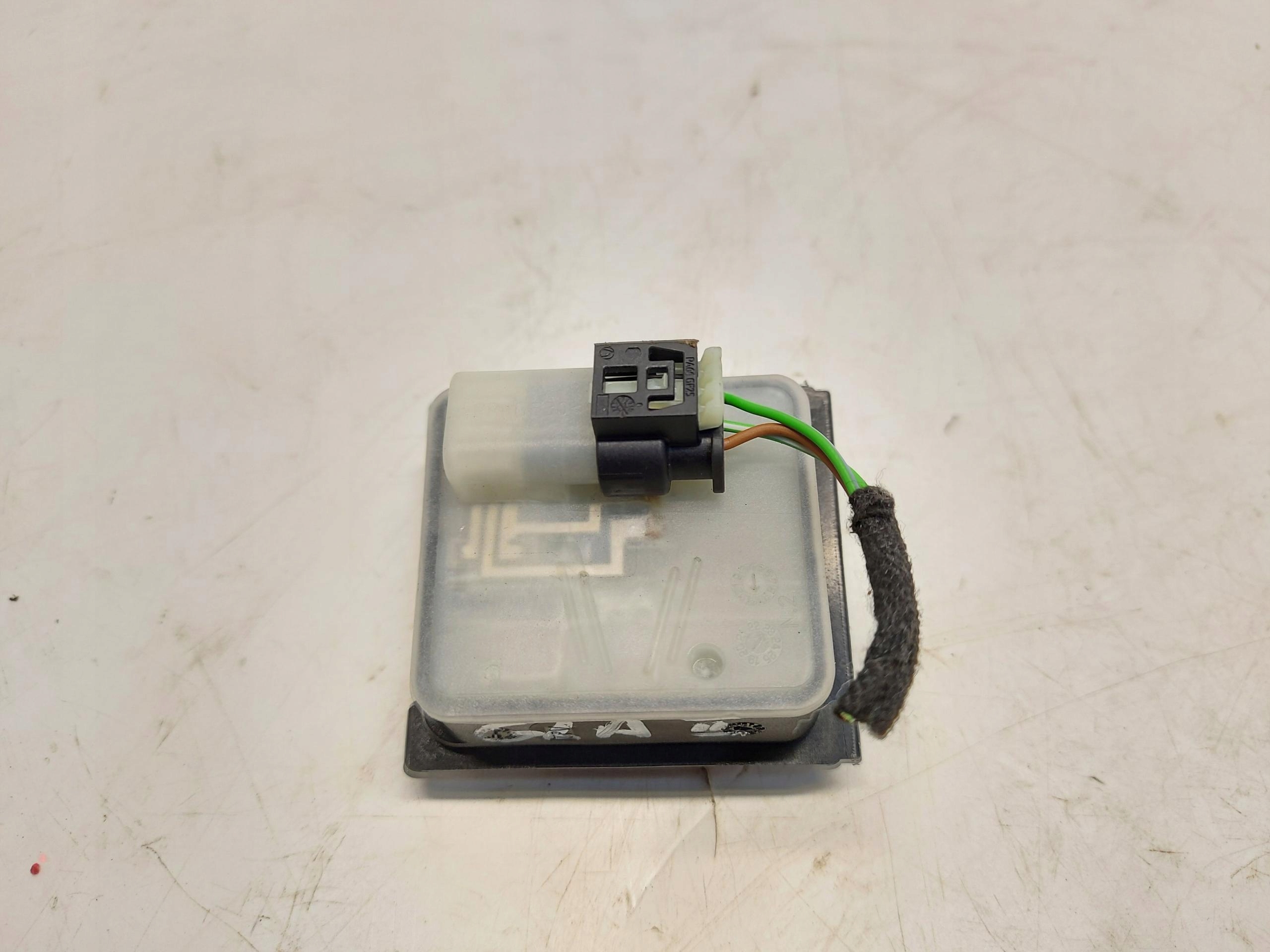 Mercedes GLA 200 II H247 W247 module control unit lock door A0008206112