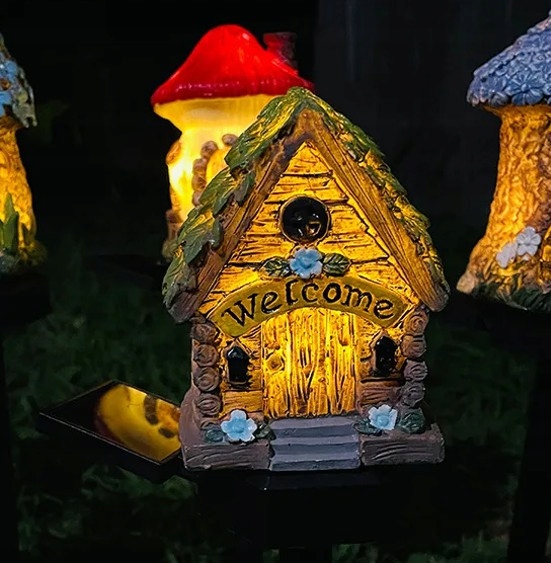 CHATKA LAMPKA SOLARNA LED WBIJANA LAMPA OGRODOWA ZEWNĘTRZNA ŚWIECĄCY DOMEK Marka bez marki