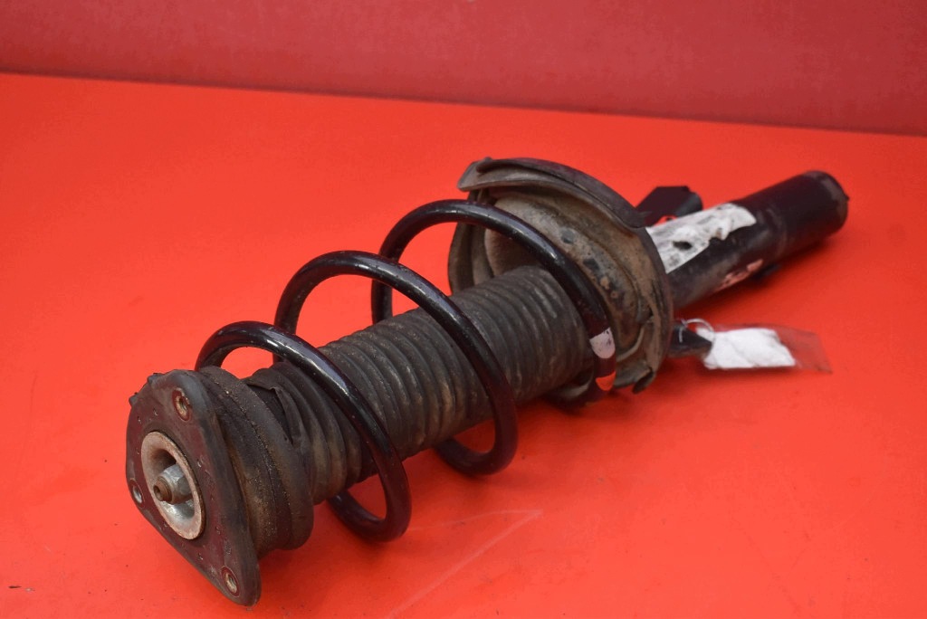 shock absorber right front P31360946 VOLVO V40 2 II 2.0 D2 120 KM 12-16