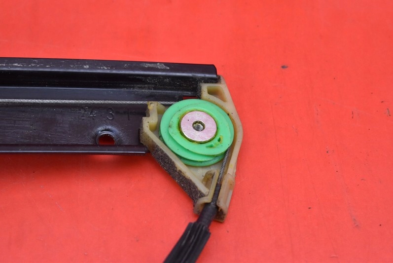 window regulator left front EU 8K0837461 AUDI A4 B8 07-11