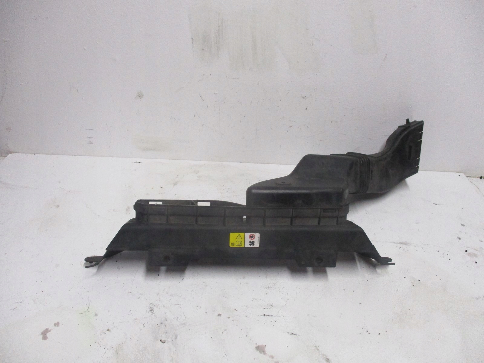 intake air RANGE ROVER VELAR J8A2-9H722-AB