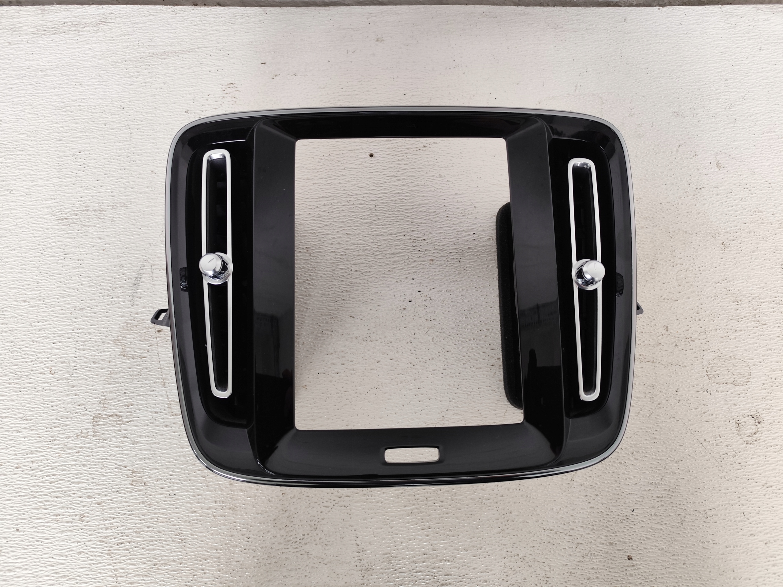 VOLVO XC40 2018 grid air conditioning devices central consoles
