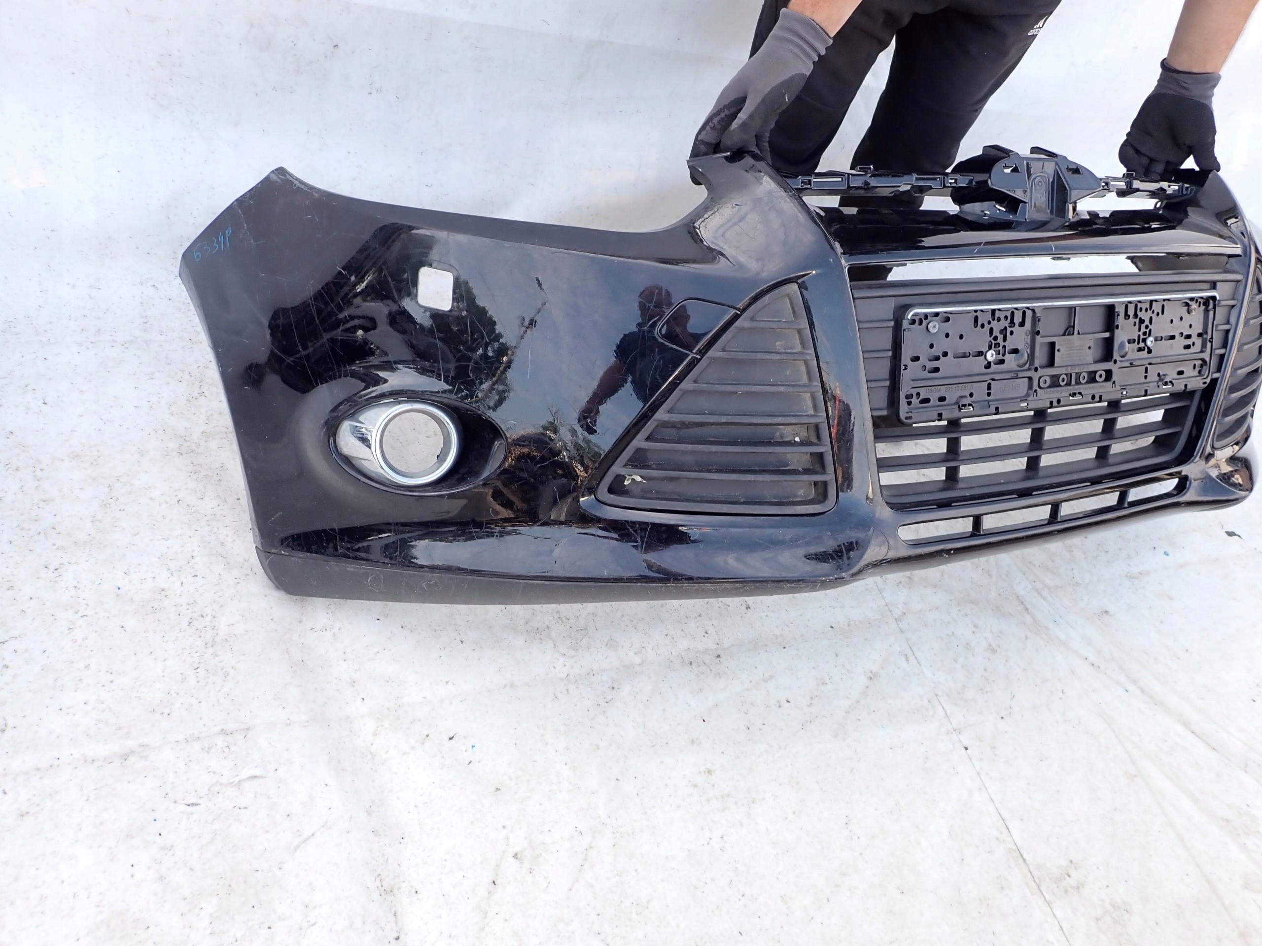 FORD FOCUS III MK3 10-14 bumper front PDC SPR