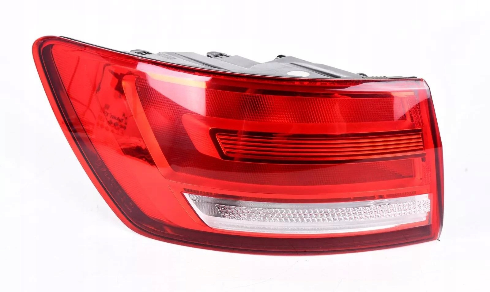 LAMPA LEWY TYŁ LEWA TYLNA W BŁOTNIK AUDI A4 B9 AVANT KOMBI 8W9945069