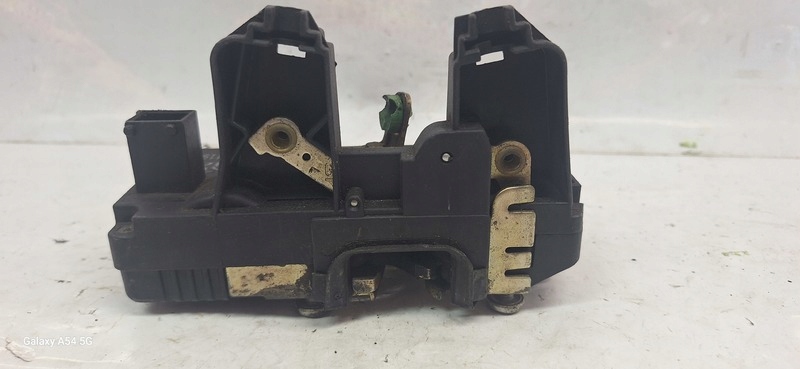 lock door OPEL ASTRA II left rear part 90561155AX