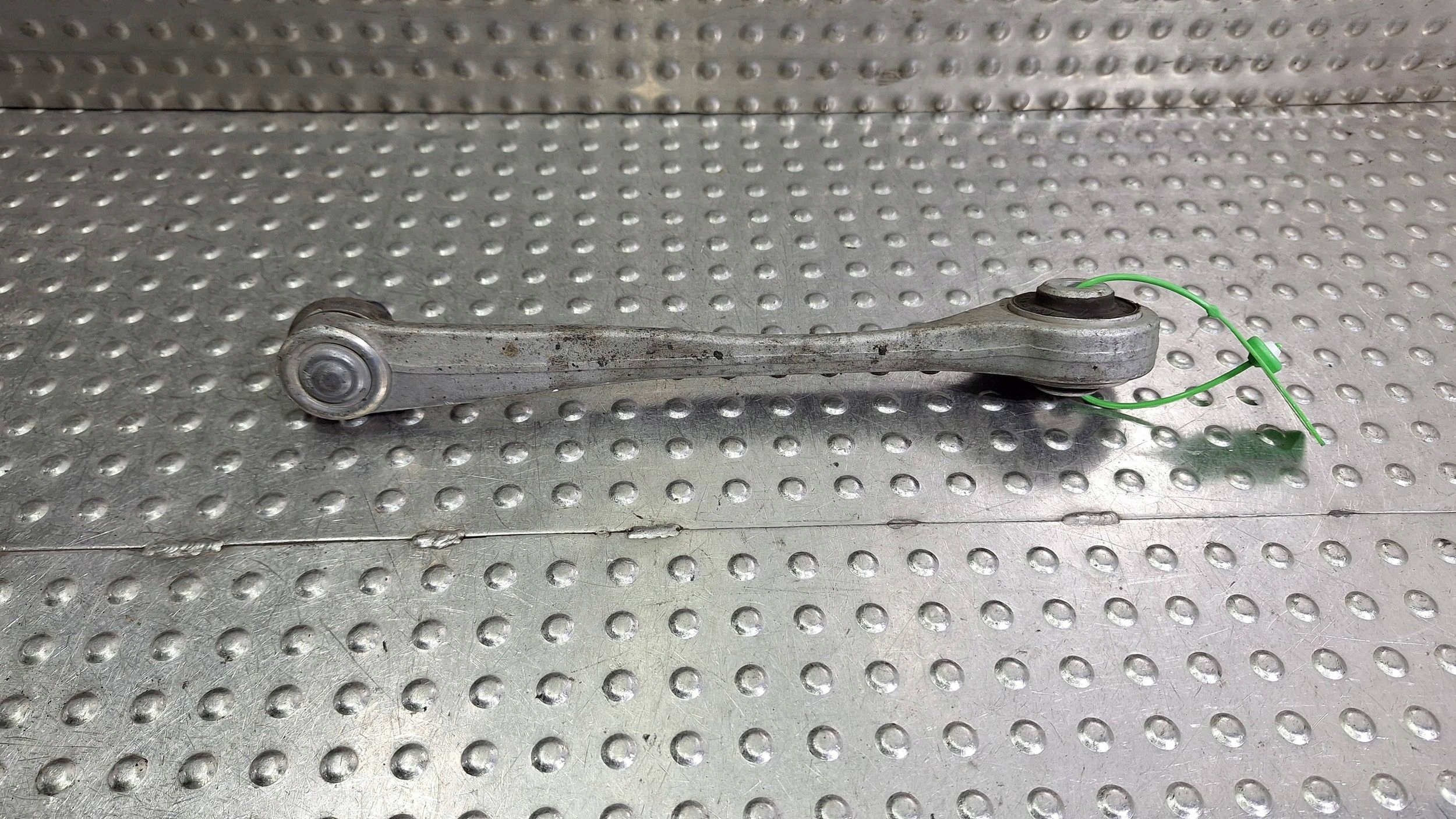 arm right front upper 8K0407506A 8K0506A AUDI A4 B8 A5 8T Q5 8R