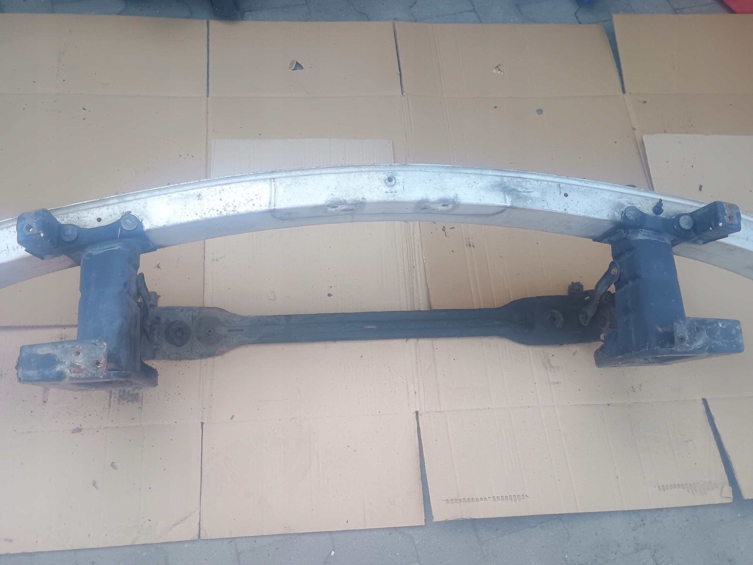 bumper support front STREFY MERCEDES R W251