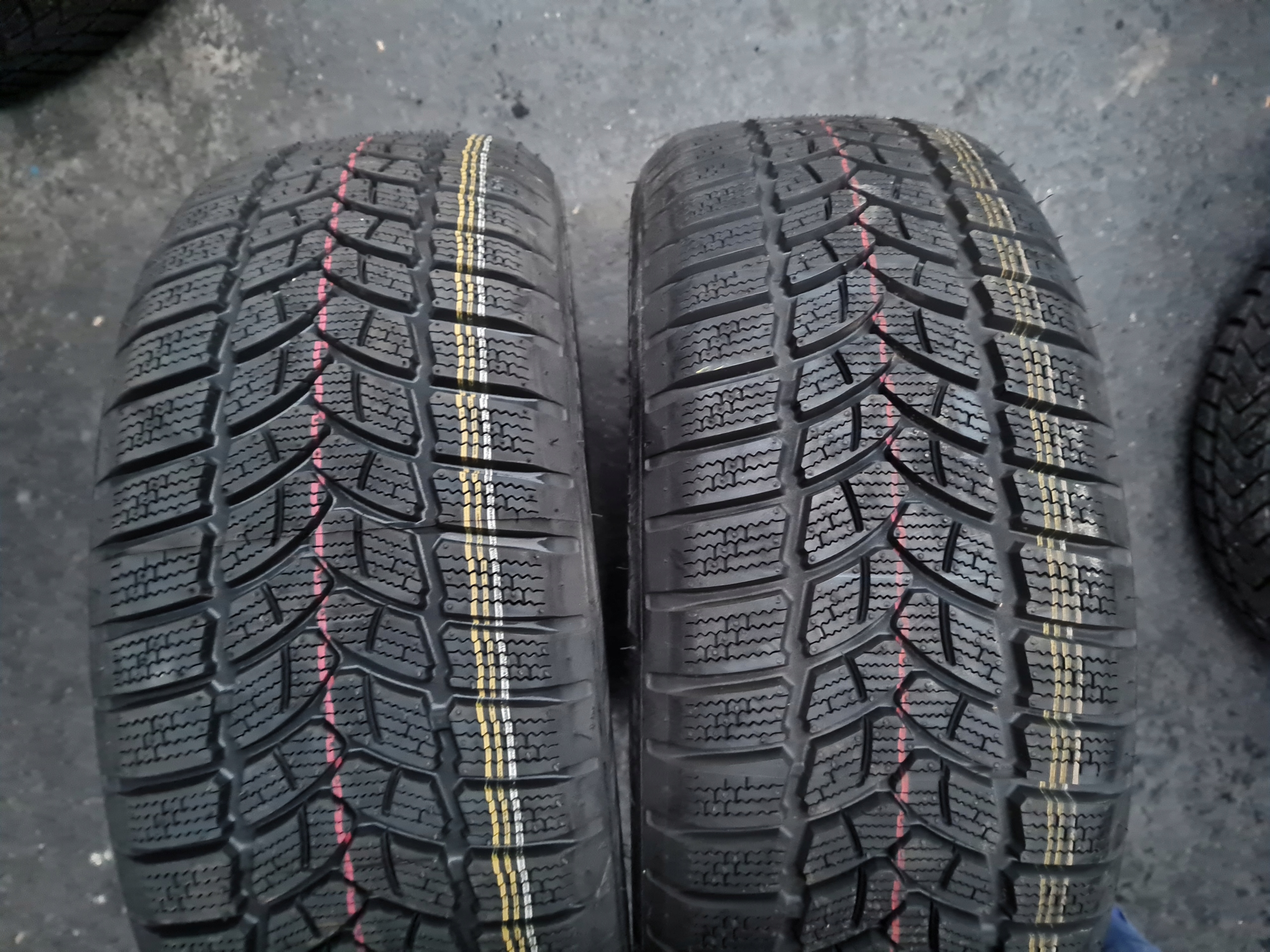 2x Firestone Winterhawk 3 215/55R16 Nové 2023