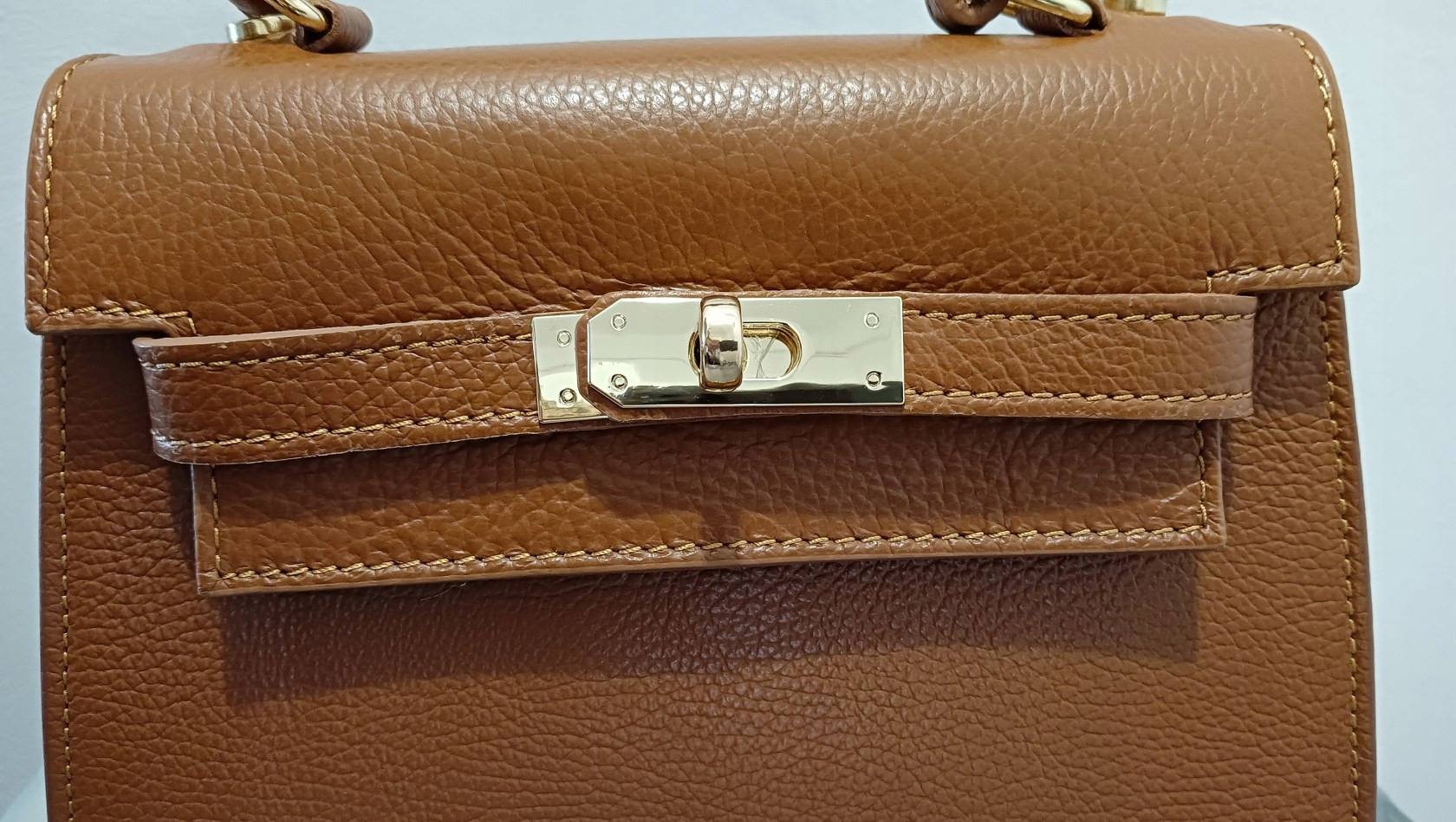 Torebka kuferek ze skóry bydlęcej MASSIMO CONTTI camel, hermeska, A5 Kolor okuć złoty