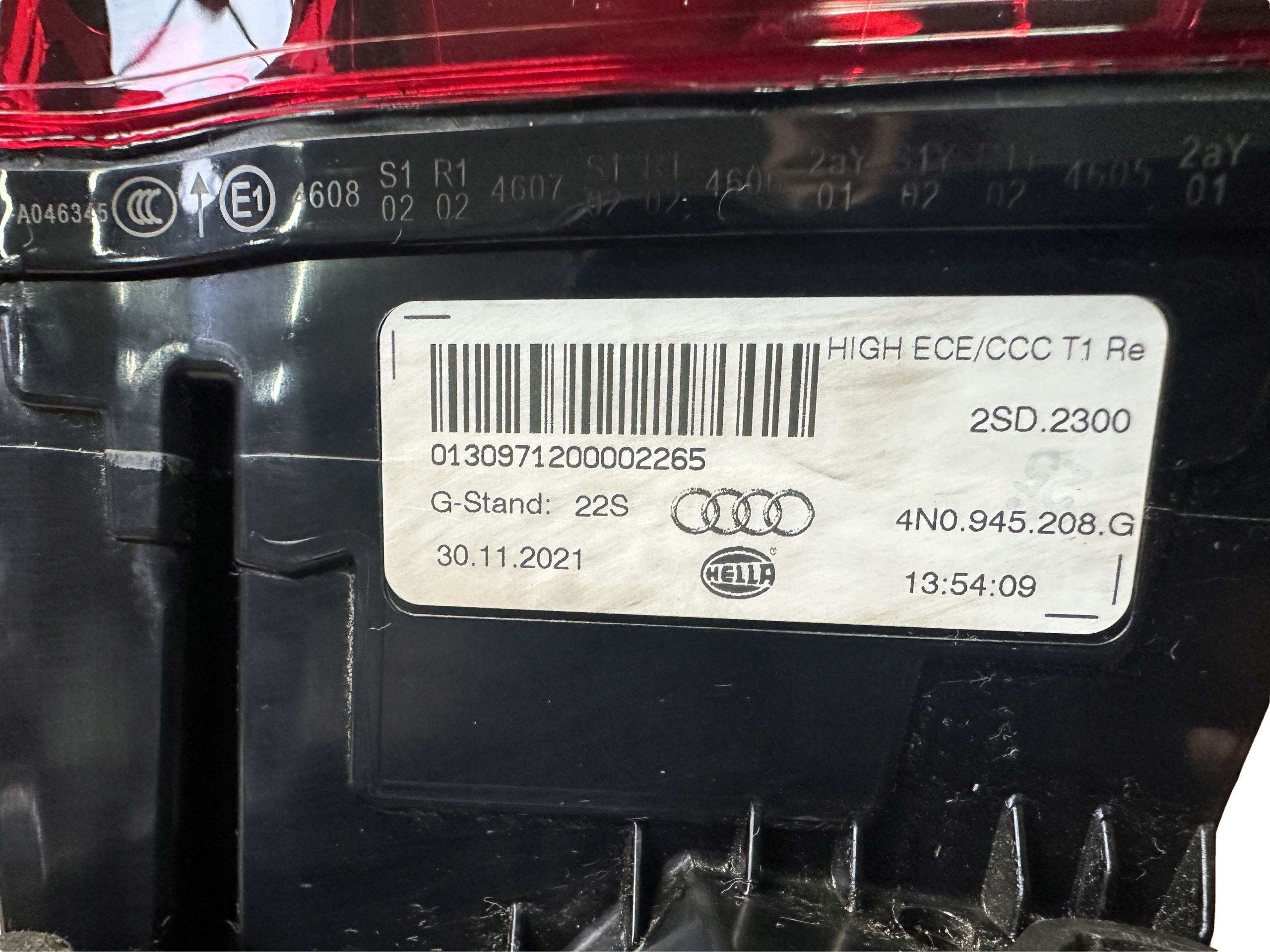 AUDI A8 4N D5 Leuchte heck OLED 4N0945095R