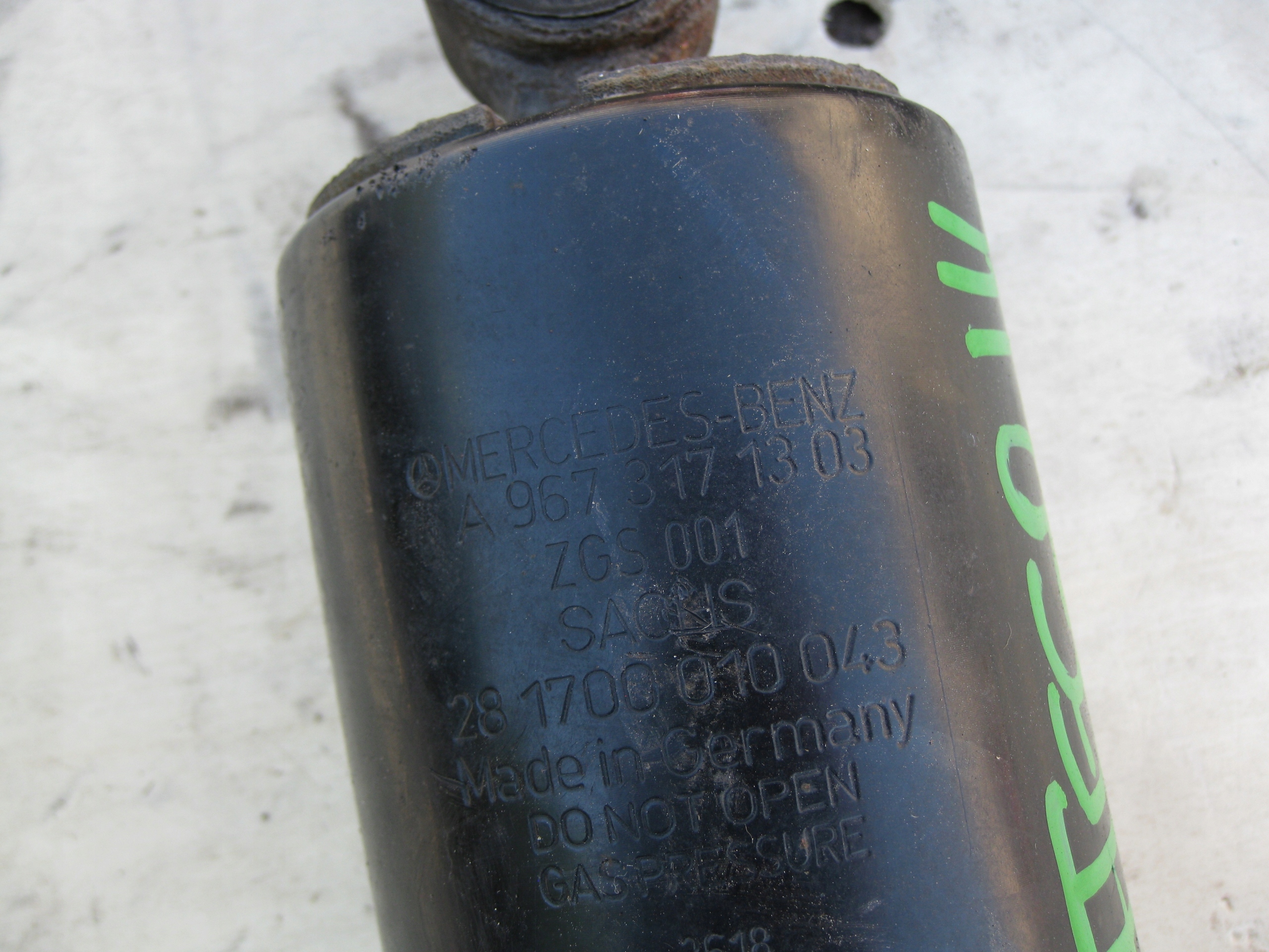 MERCEDES ATEGO 3 818 5.2D 18R shock absorber springing cabs A9673171303