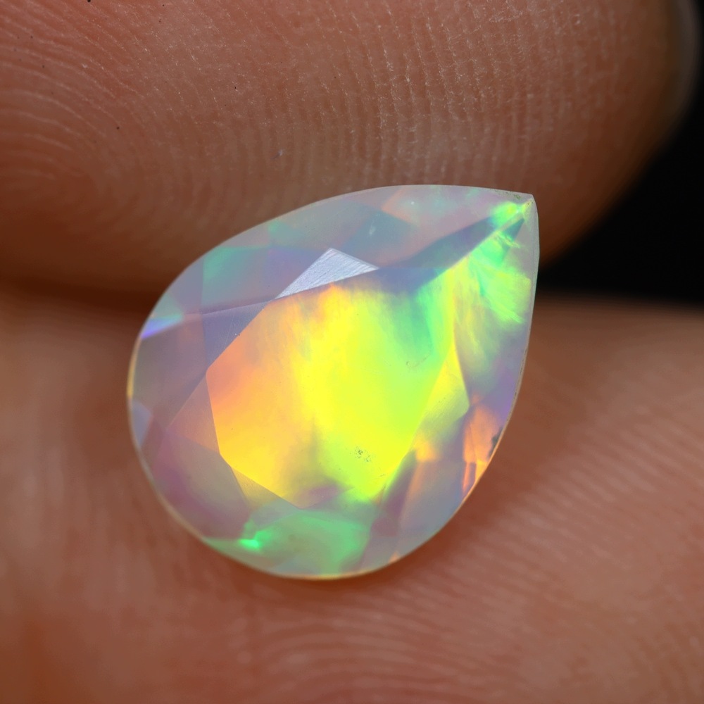 Přírodní opál 1.34 ct Lžička Etiopie certifikát Wbd