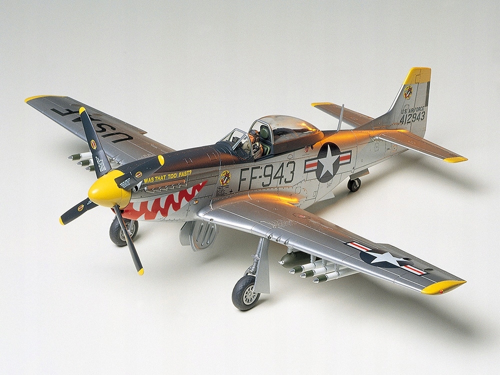 Letoun North American F-51D Mustang 61044 Tamiya