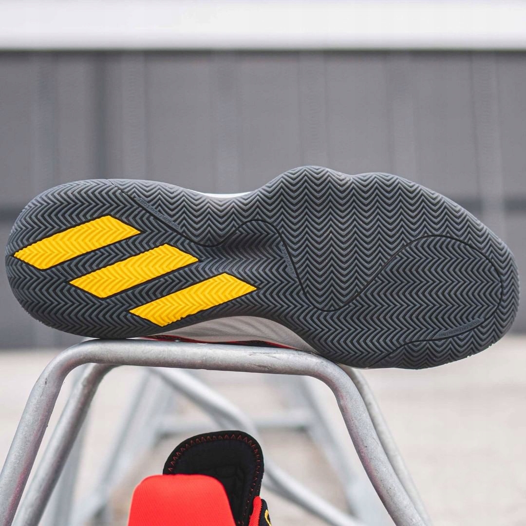 ADIDAS D.O.N. ISSUE Zapięcie sznurowane