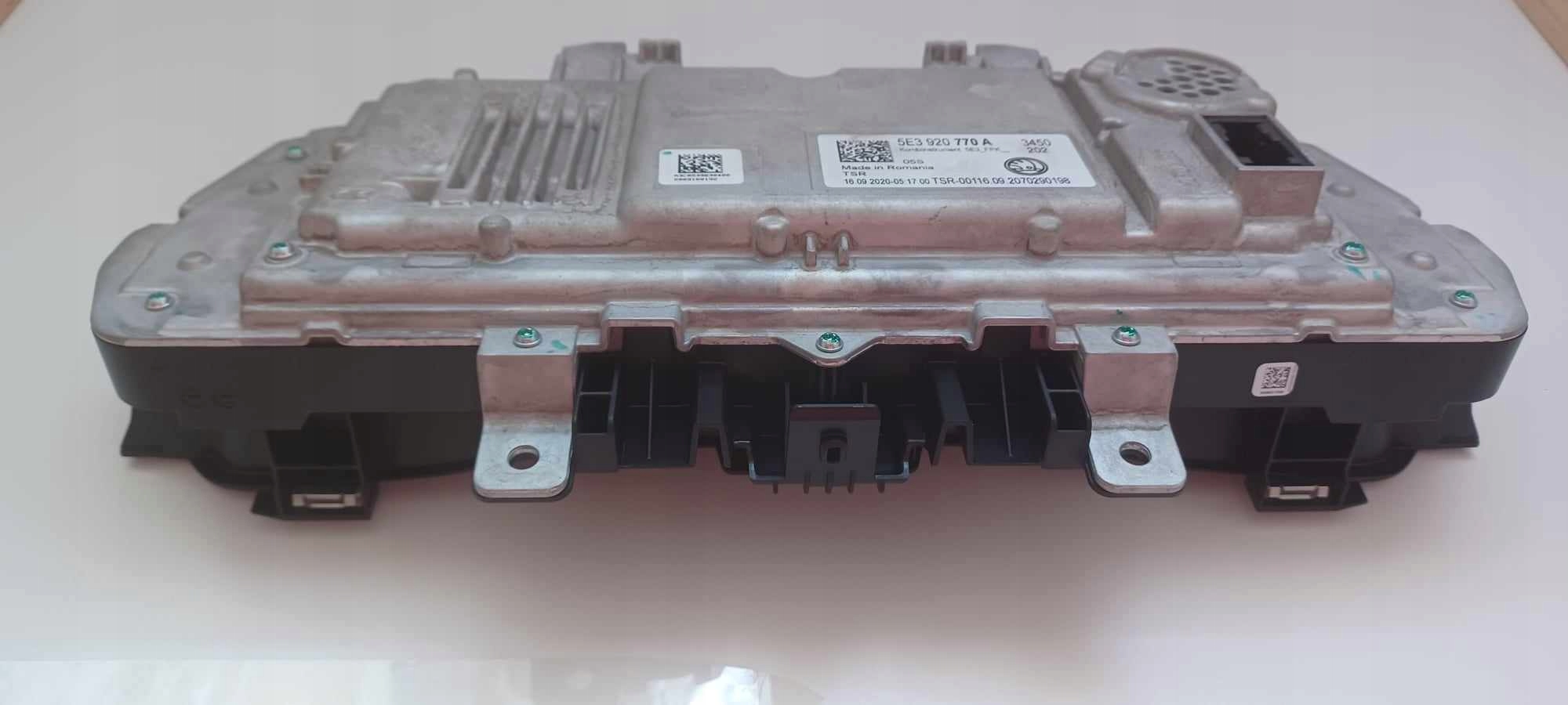 dials clock VIRTUAL LCD SKODA OCTAVIA IV NN 2020- 5E3920770A