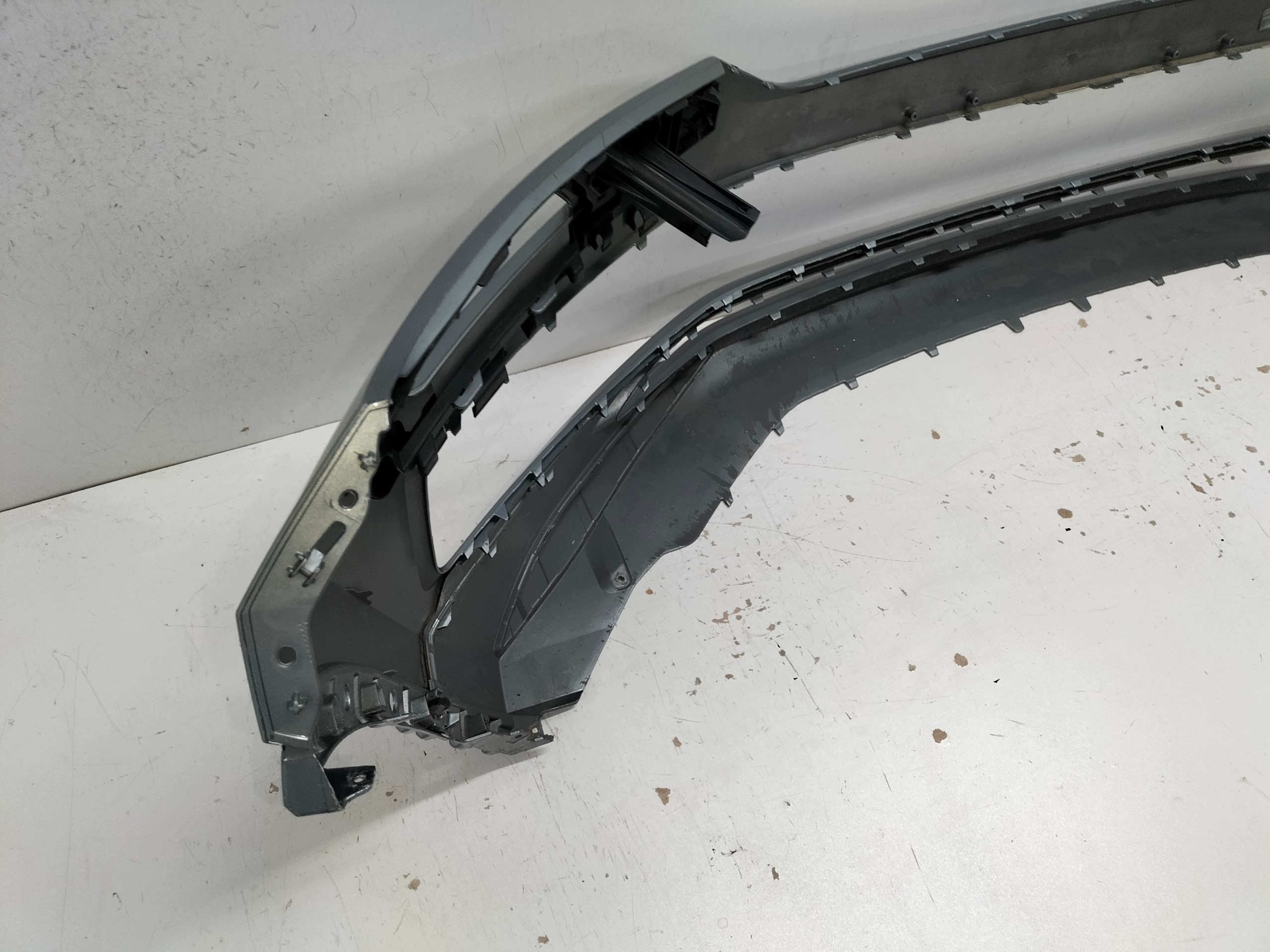 front bumper front SKODA KODIAQ and 16-21 RS wersja below washers ,