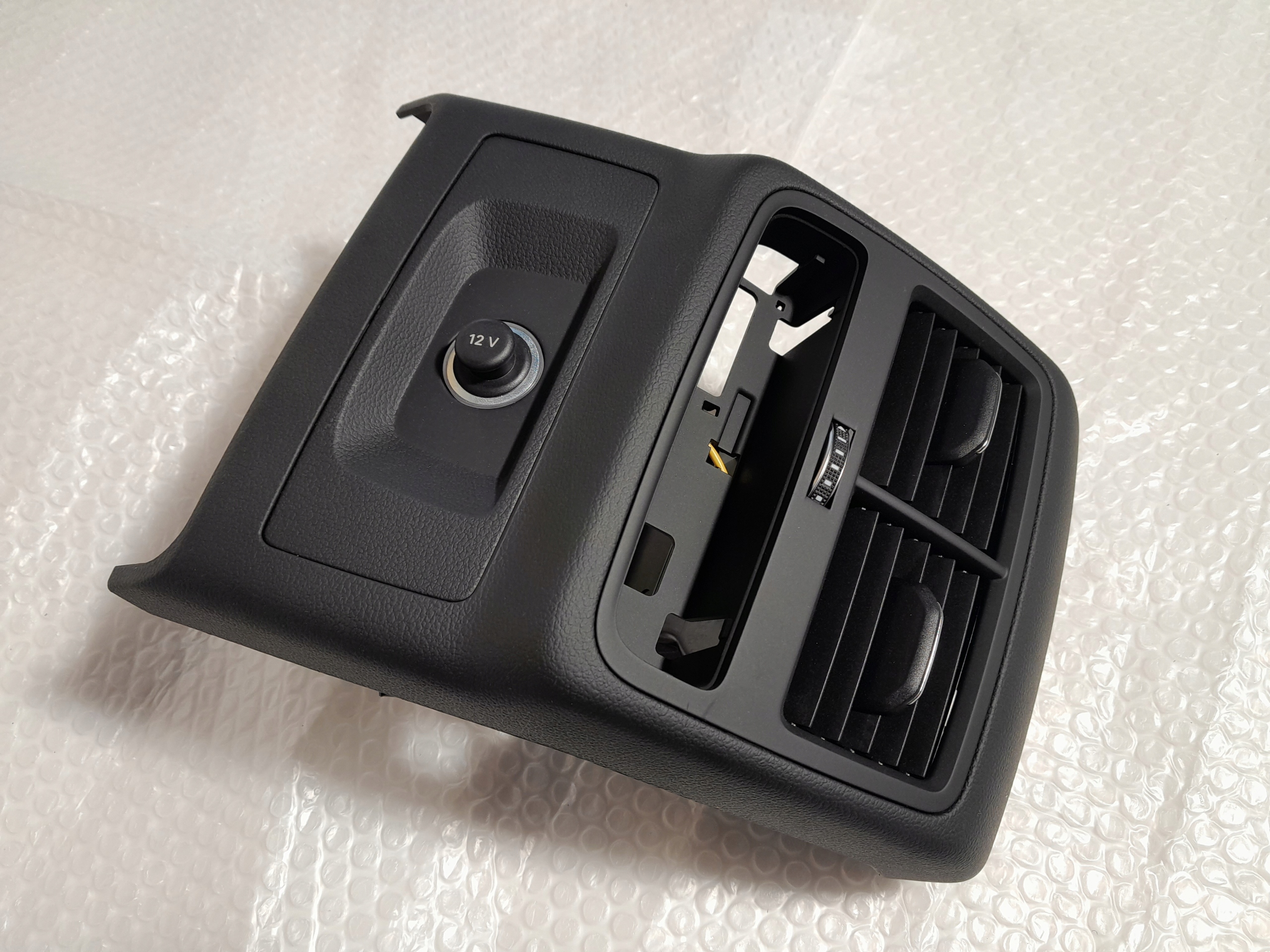 AUDI A4 B9 grid air conditioning devices TUNELU 8W0819203 8W0864376