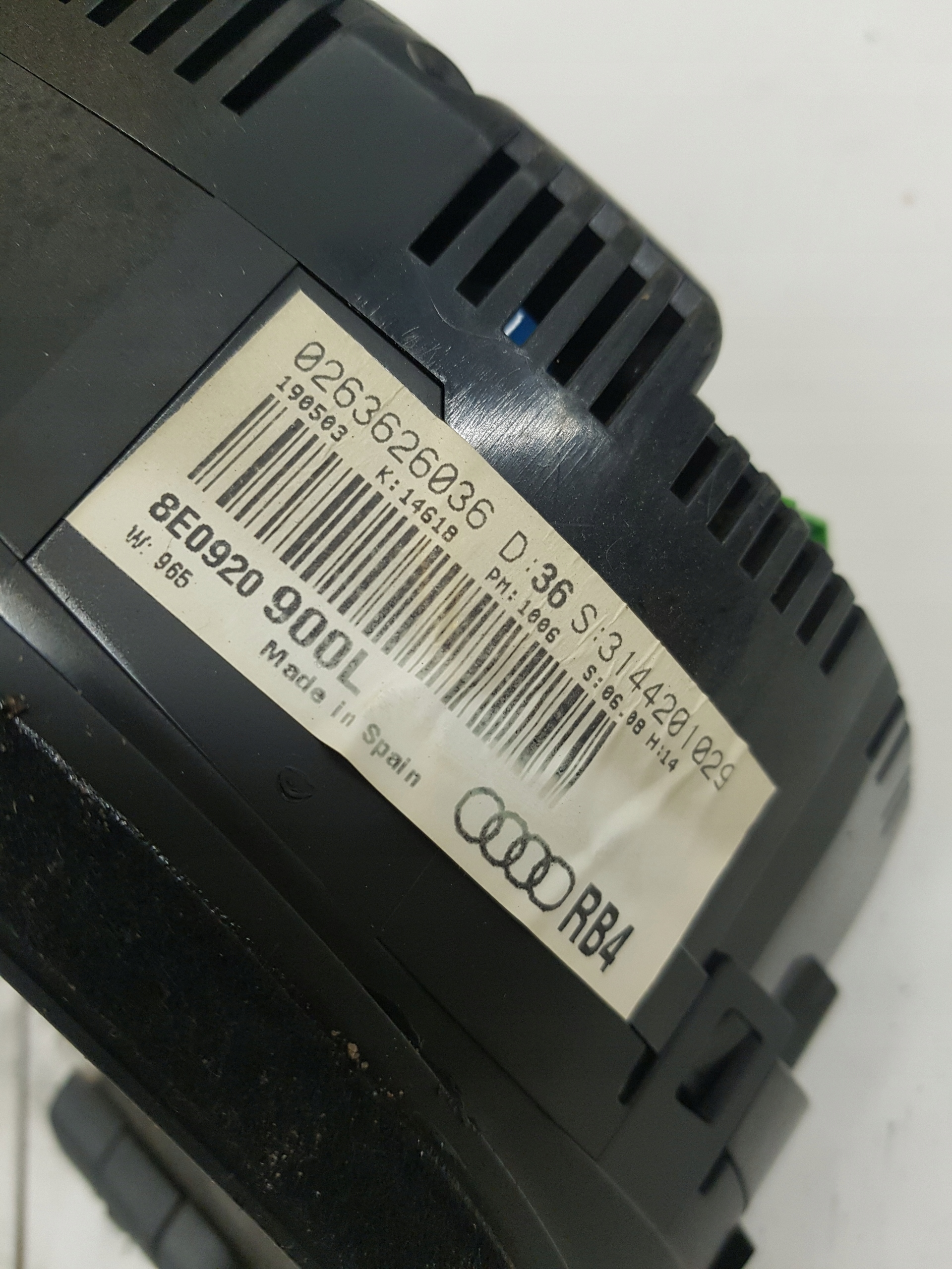 dials dials AUDI A4 B6 1.6 B 8E0920900L