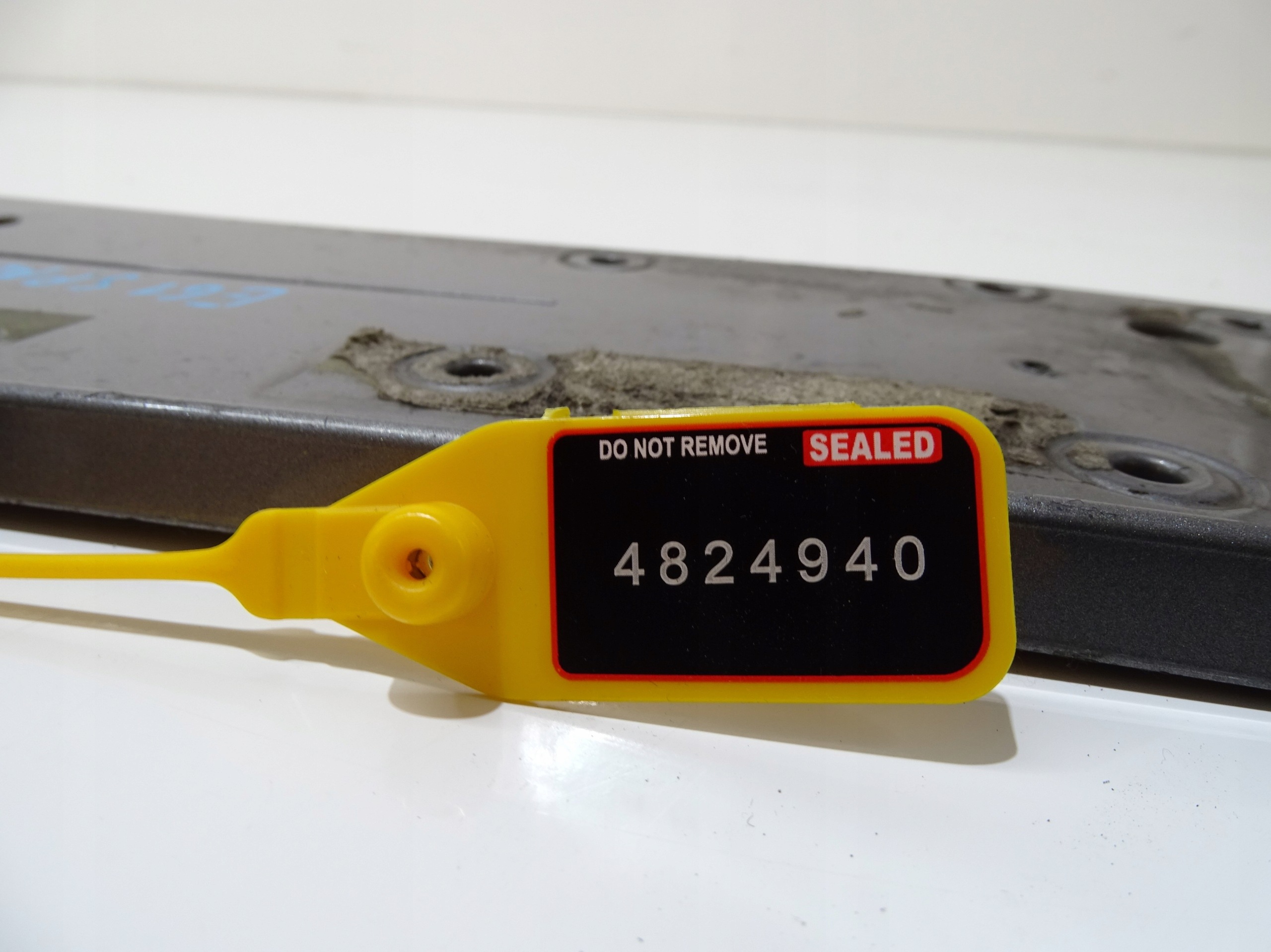 moulding below TABLICE registration BMW E60 E61 7897181 A52 (4824930)