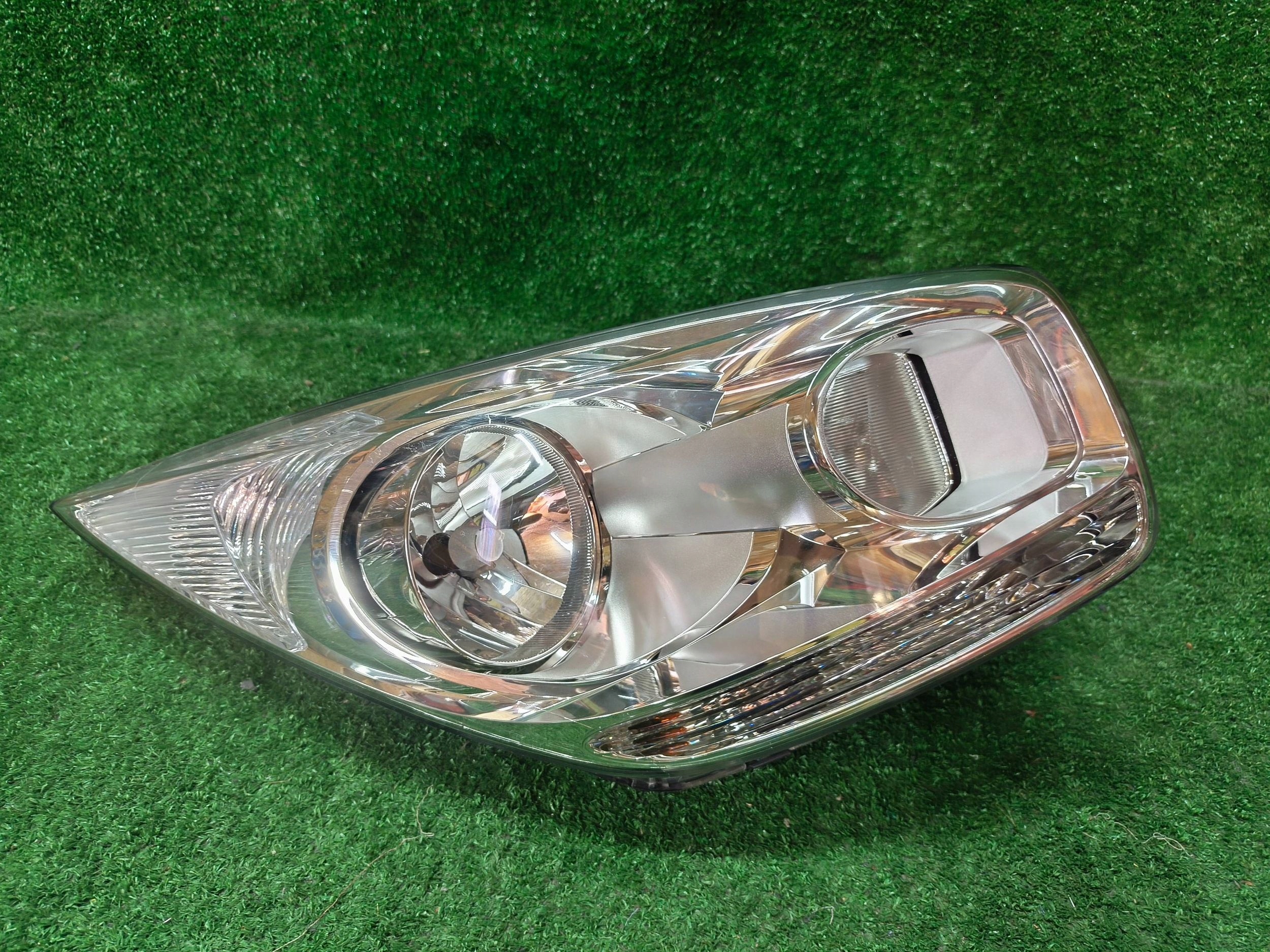 REFLEKTOR right front KIA VENGA NR.1214