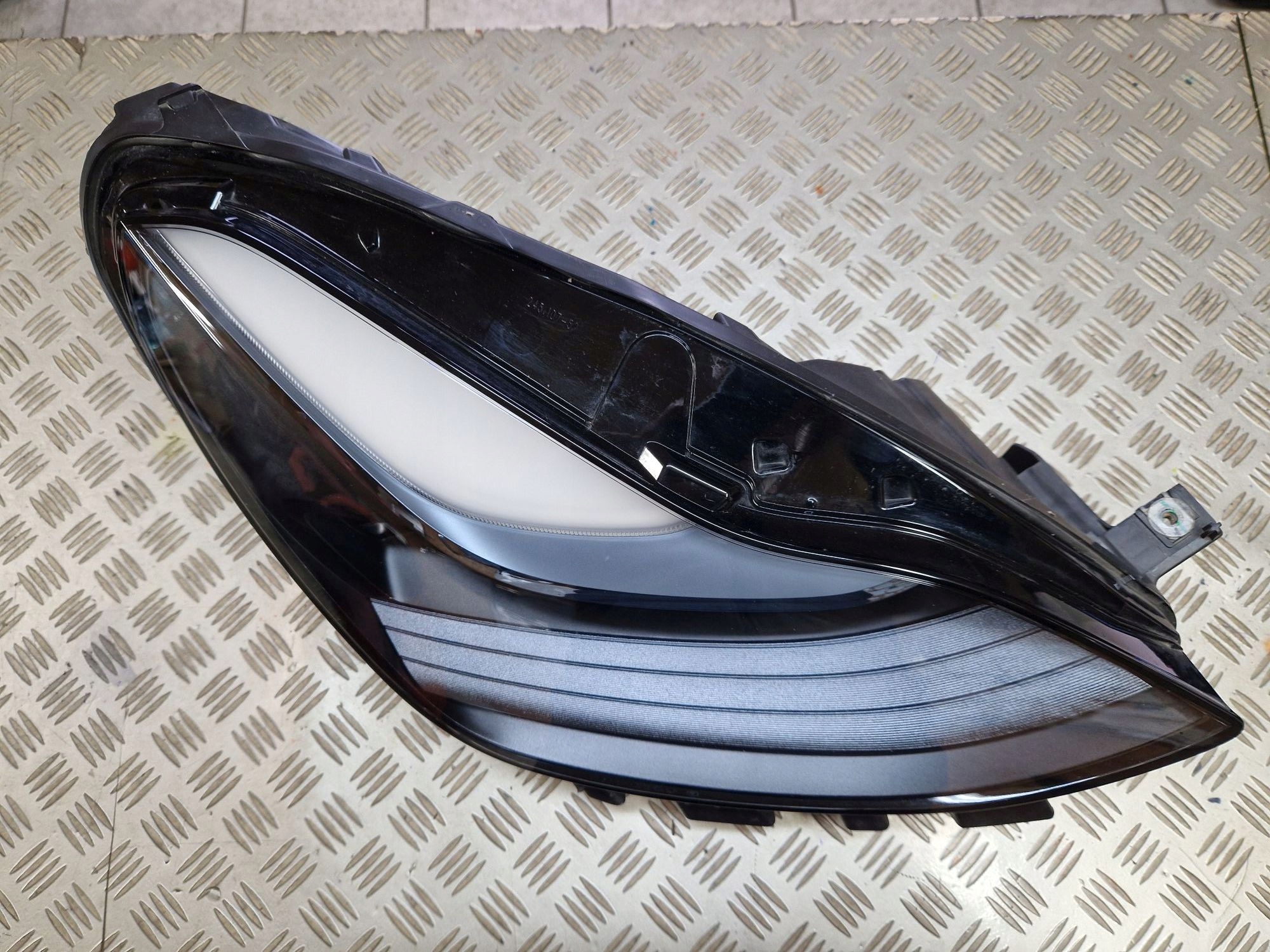 light right front FULL LED TESLA 3 LIFT TESLA Y 2020R->