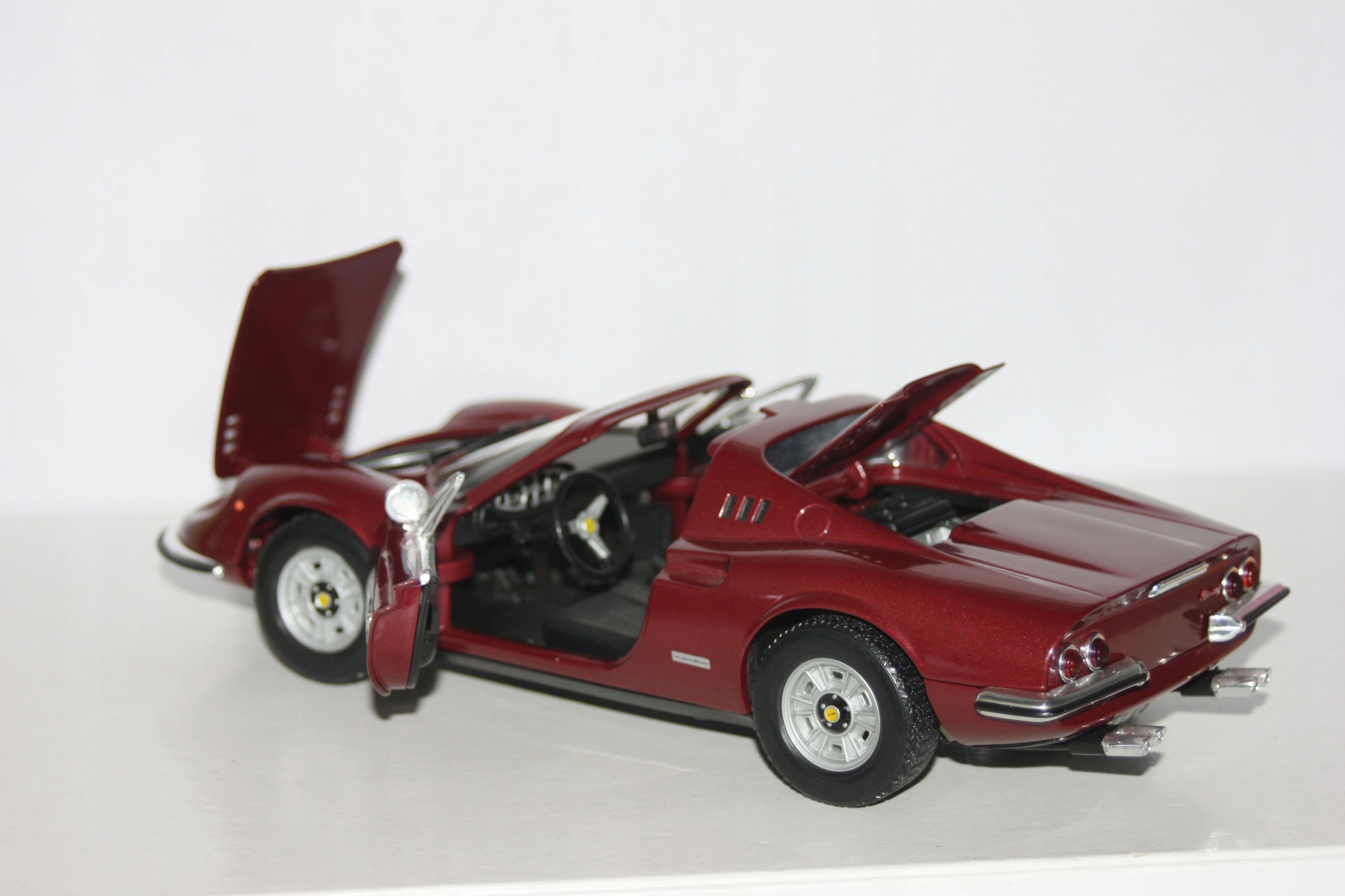 ミニカー Hot Wheels Ferrari Dino 246 GTS HotWheels Elite 1:18 Ferrari Dino 246 GT Coupe Bj. 1970