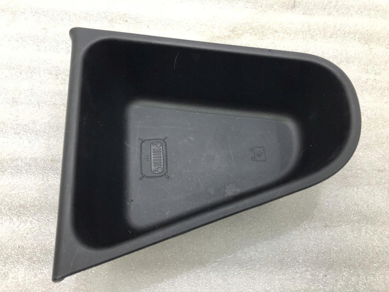 Правий відсік багажника JEEP COMPASS II 5ZW29TRMAA