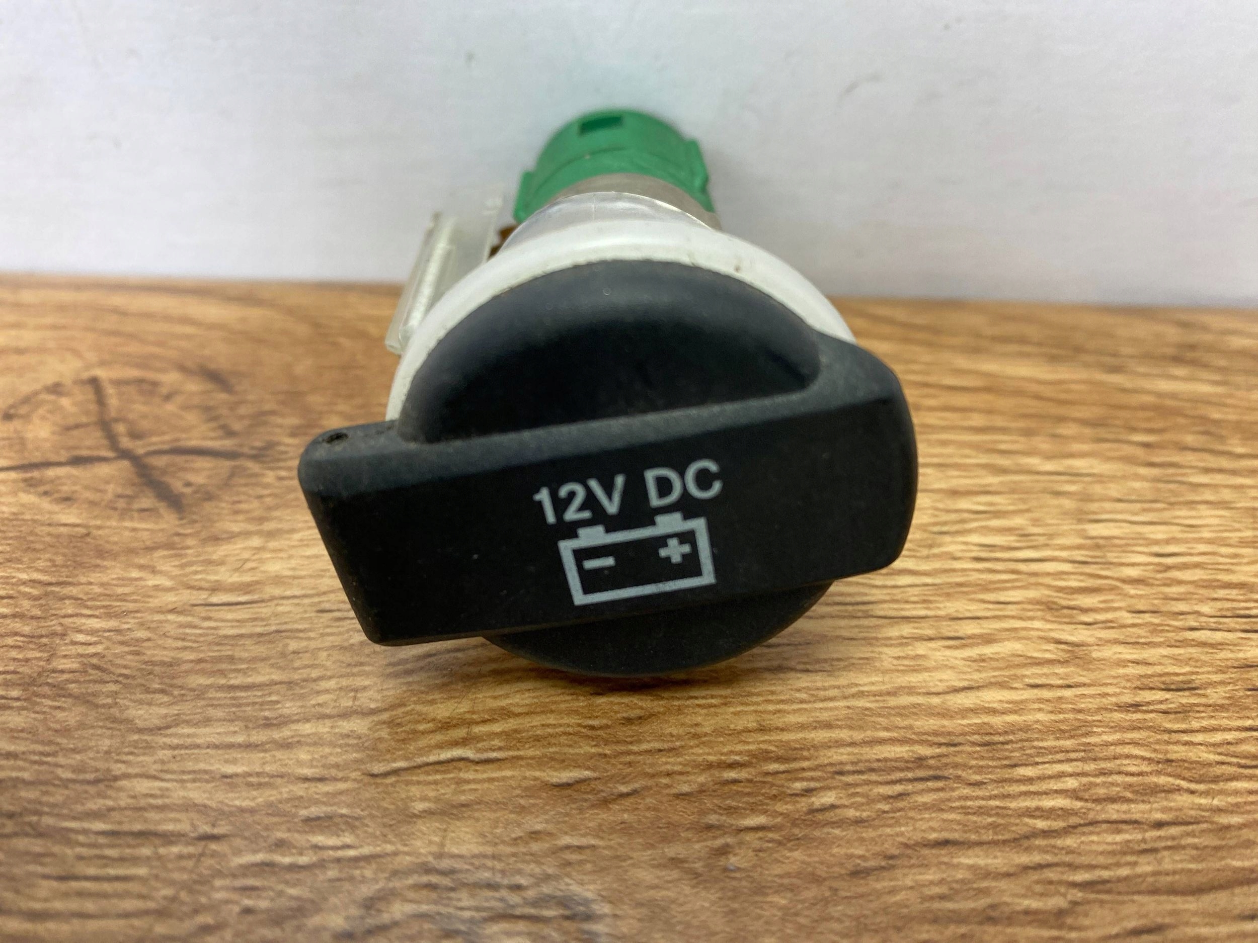 Adaptateur zapalniczki Dodge Challenger 2015+