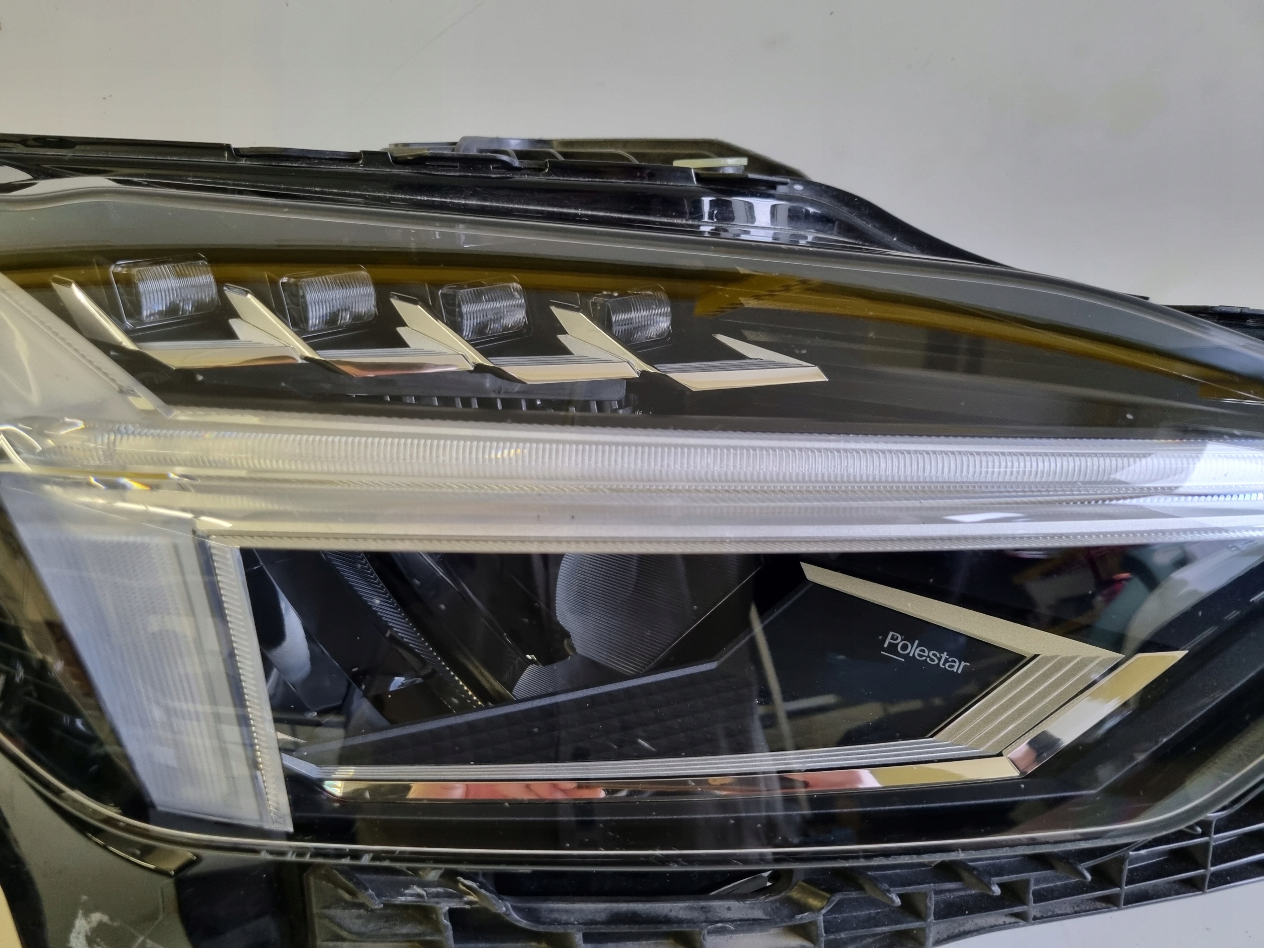 LAMPA PRAWY PRZÓD PRZEDNIA VOLVO POLESTAR 2 II FULL LED P31698077 Typ samochodu Samochody osobowe